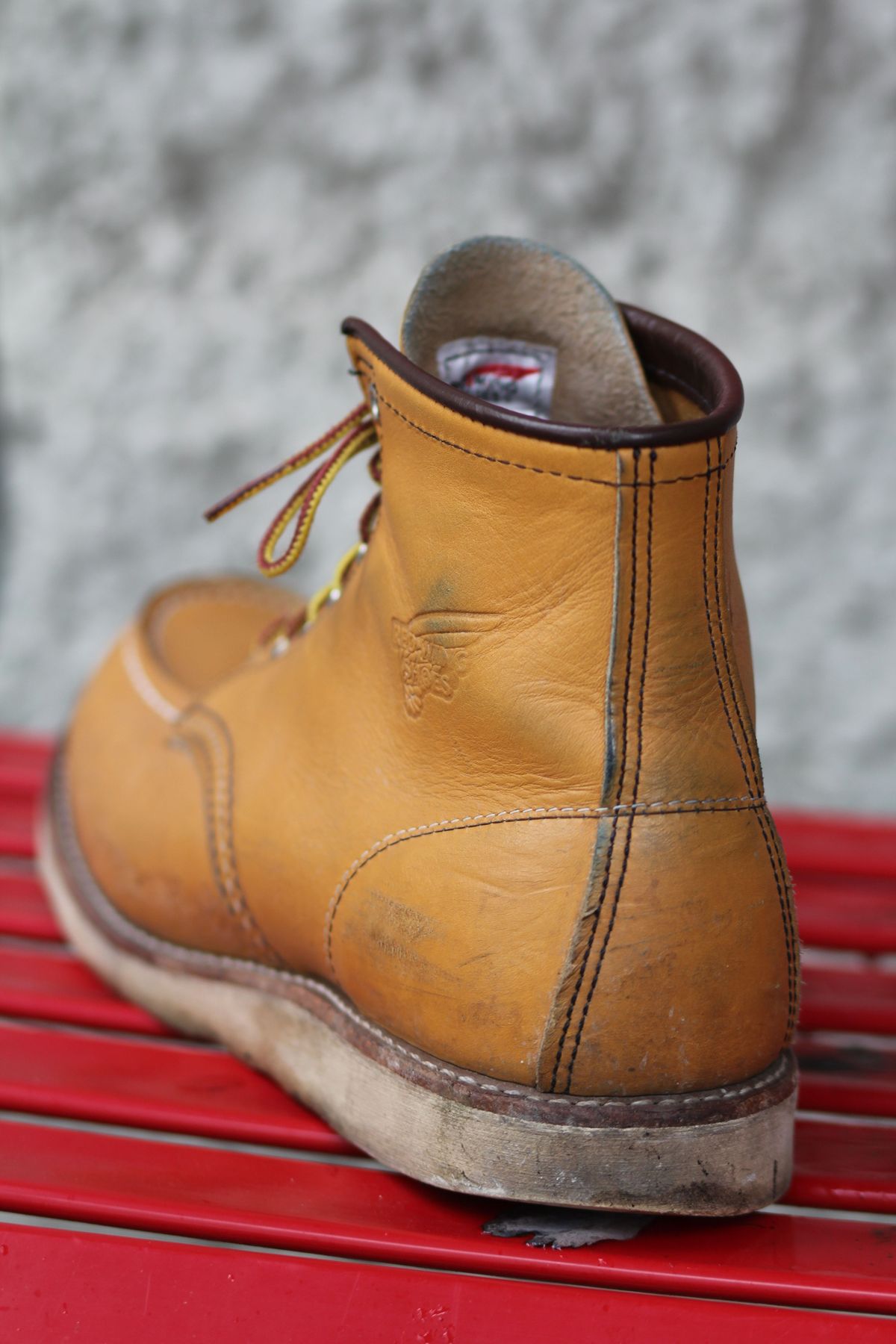 Photo by patinathunderdome on December 4, 2021 of the Red Wing 6-Inch Classic Moc in S.B. Foot Maize Mustang.