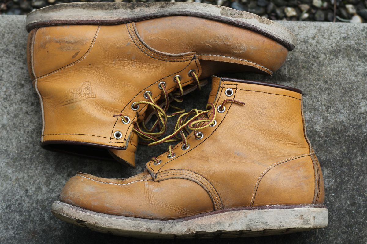 Photo by patinathunderdome on February 5, 2022 of the Red Wing 6-Inch Classic Moc in S.B. Foot Maize Mustang.