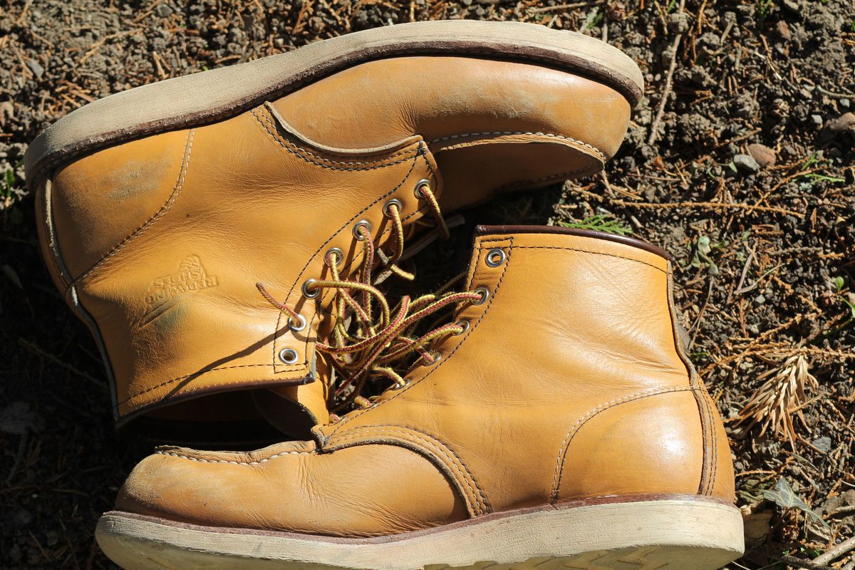 Photo by patinathunderdome on March 5, 2022 of the Red Wing 6-Inch Classic Moc in S.B. Foot Maize Mustang.