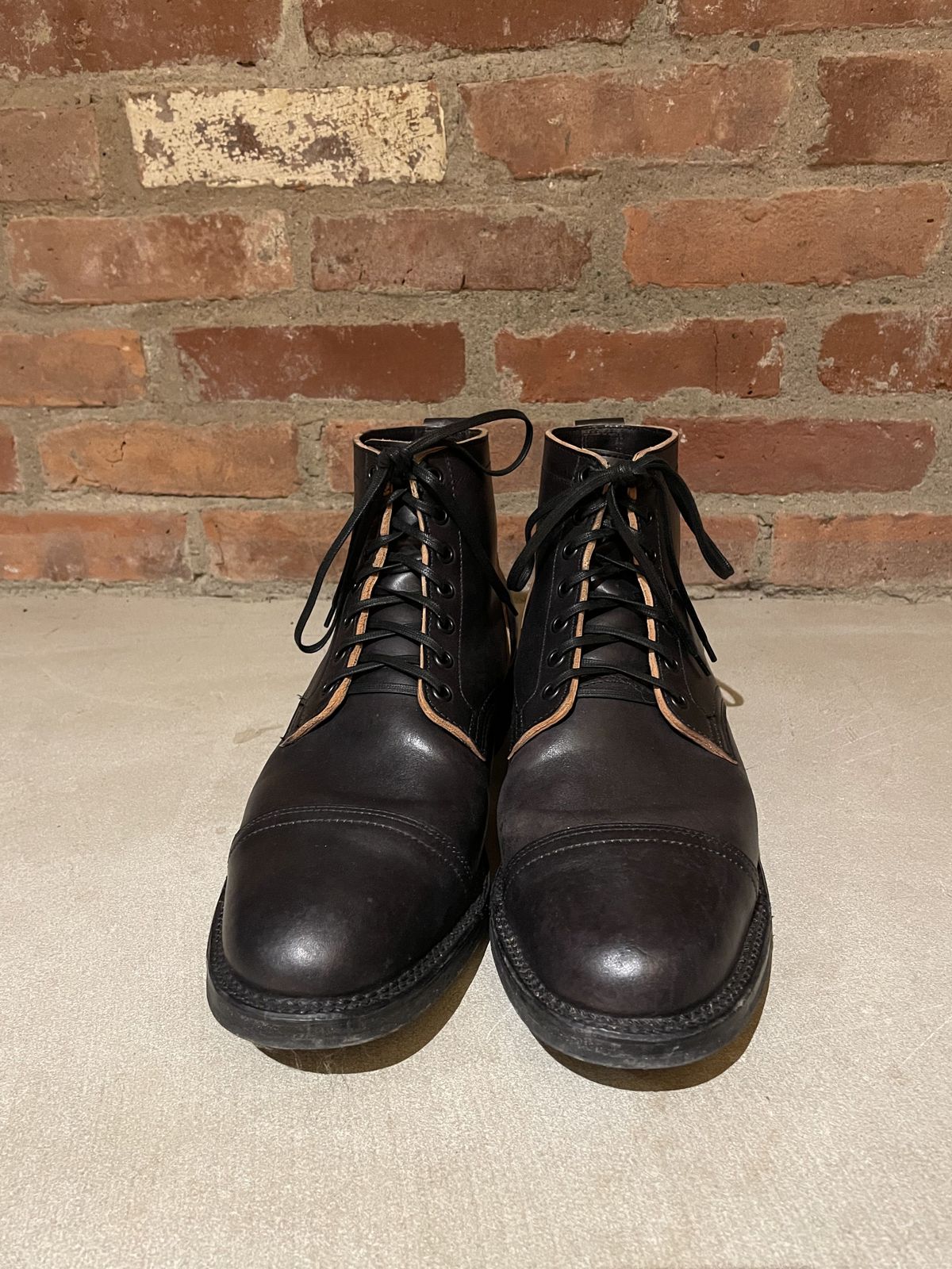 Photo by patinathunderdome on December 6, 2021 of the Viberg Service Boot in Maryam Black Horsebutt.