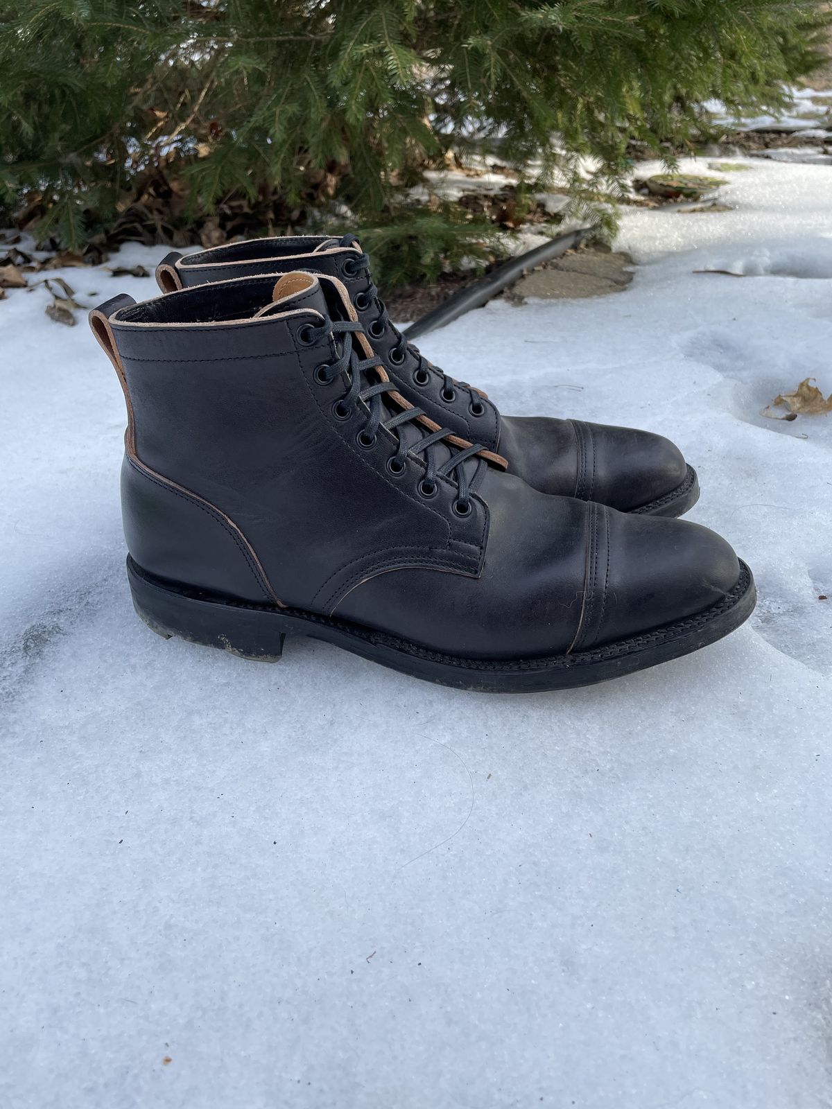 Photo by patinathunderdome on March 5, 2022 of the Viberg Service Boot in Maryam Black Horsebutt.