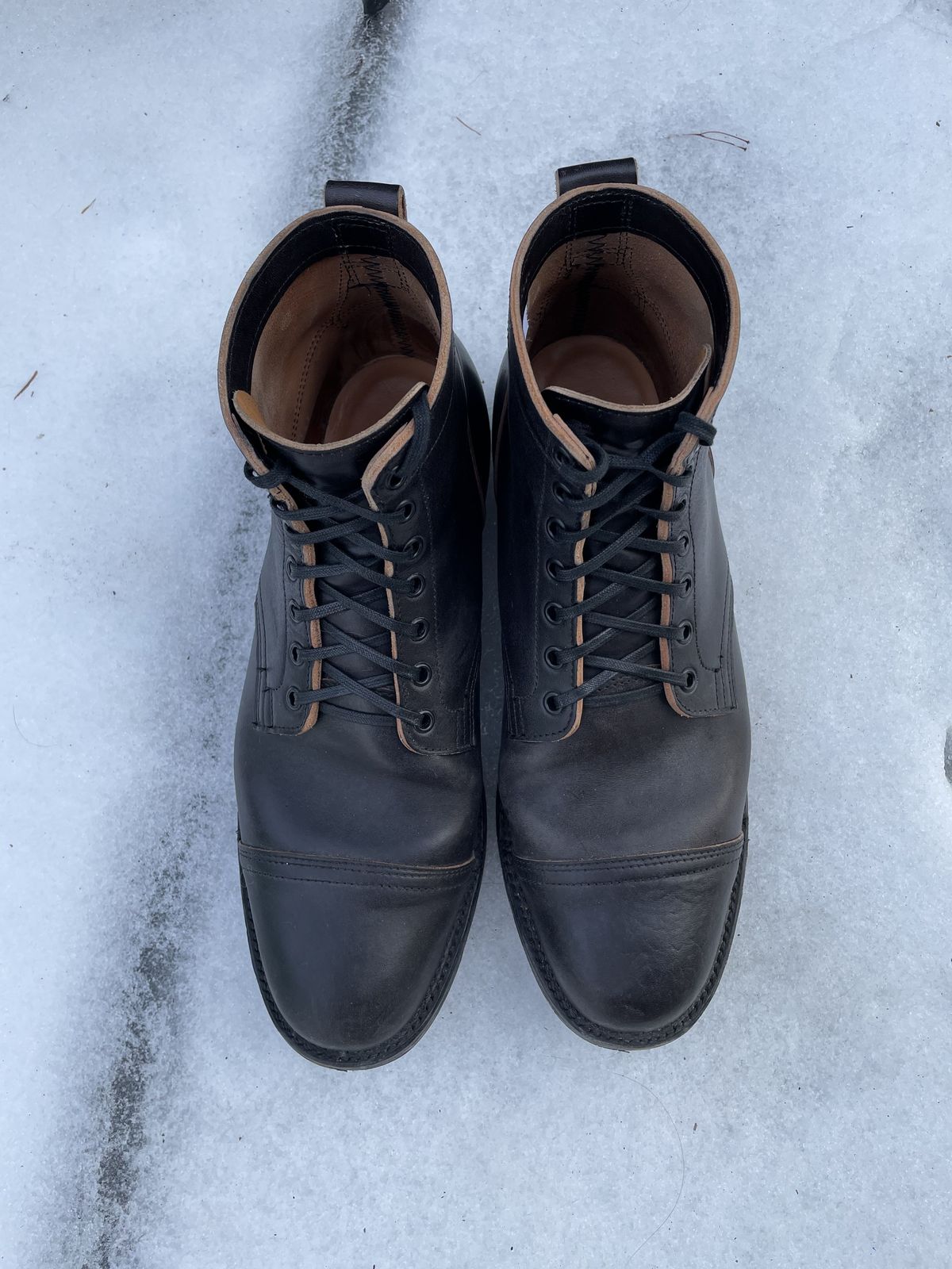 Photo by patinathunderdome on March 5, 2022 of the Viberg Service Boot in Maryam Black Horsebutt.