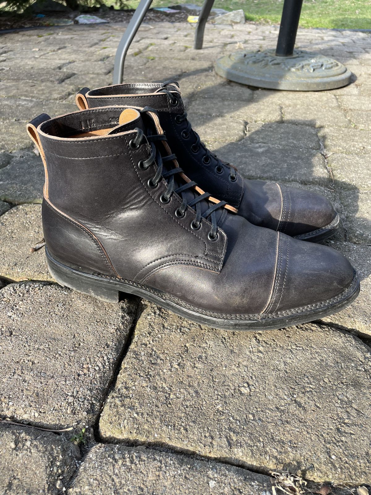 Photo by patinathunderdome on April 5, 2022 of the Viberg Service Boot in Maryam Black Horsebutt.