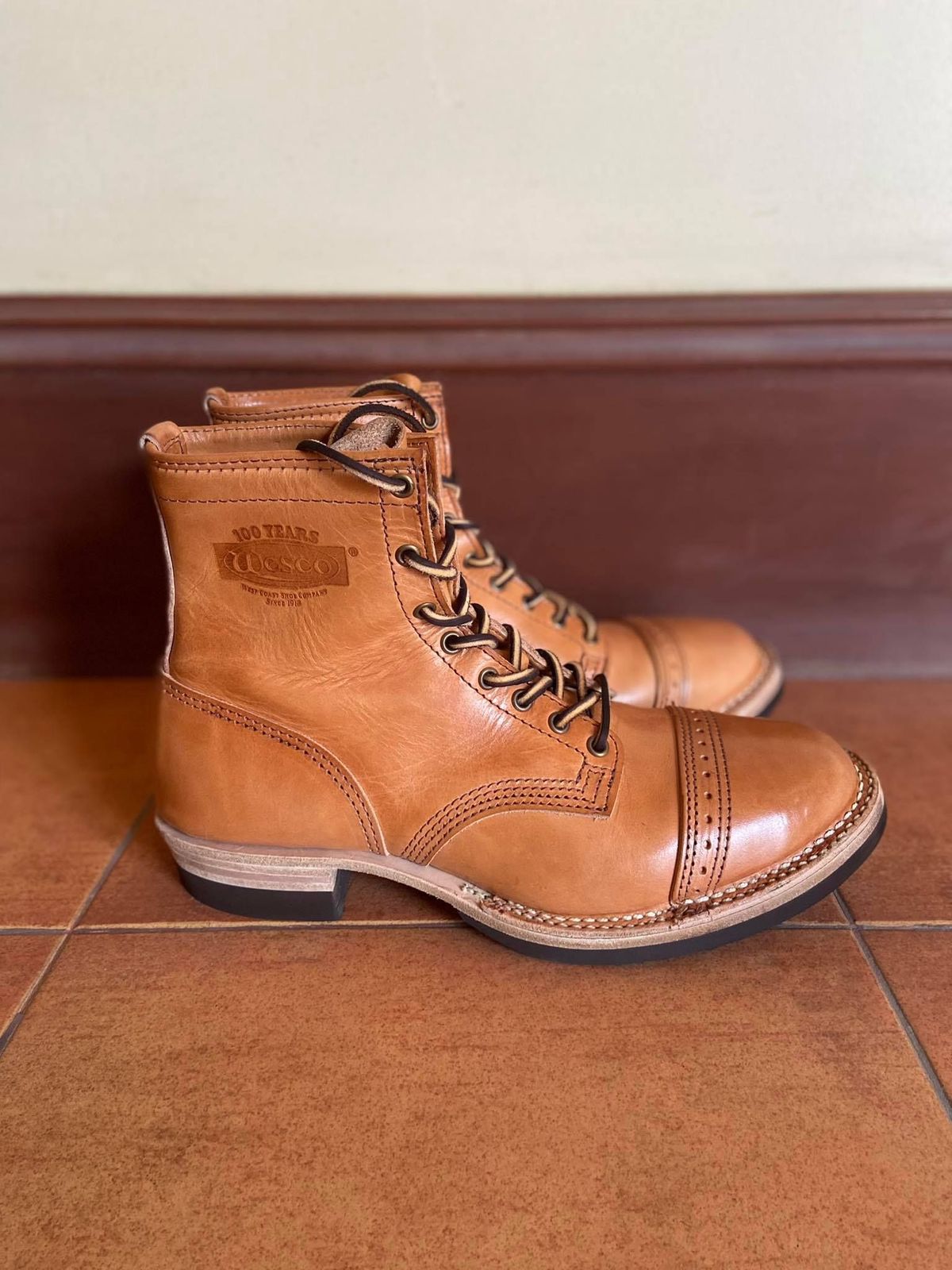 Photo by patinathunderdome on October 1, 2021 of the Wesco Hendrik in Wickett & Craig Russet Traditional Harness.
