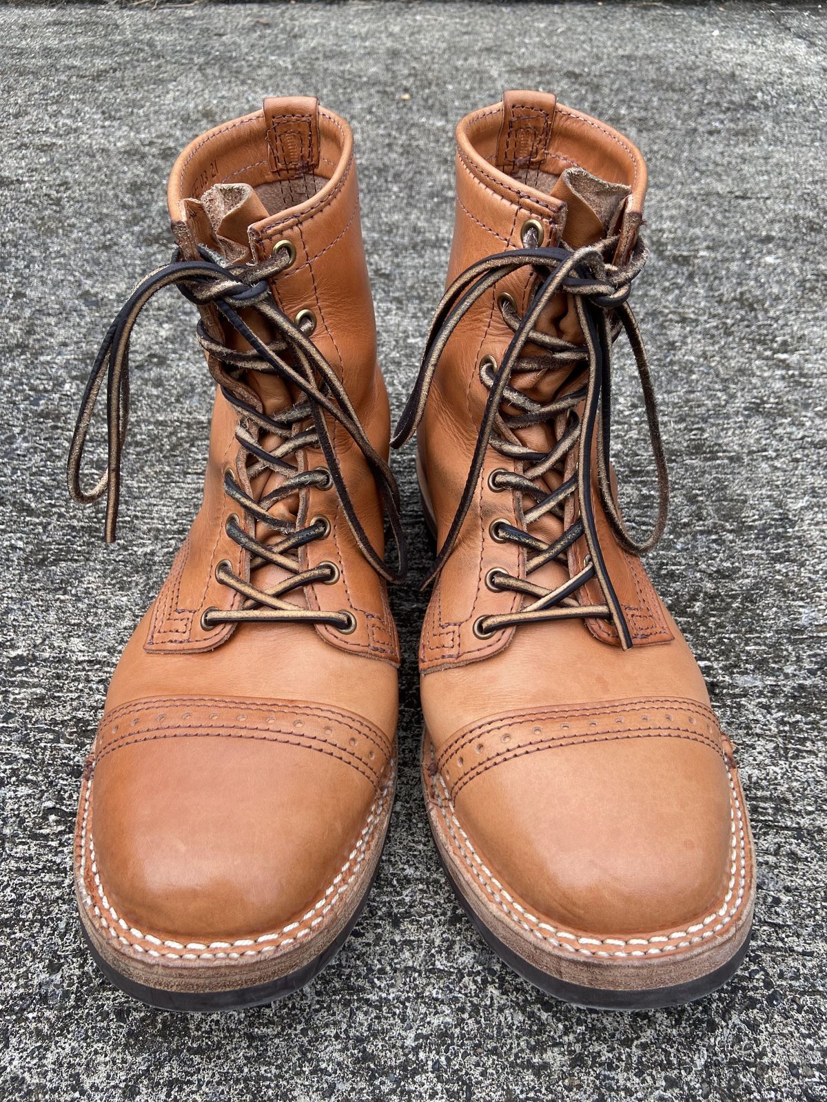 Photo by patinathunderdome on November 2, 2021 of the Wesco Hendrik in Wickett & Craig Russet Traditional Harness.