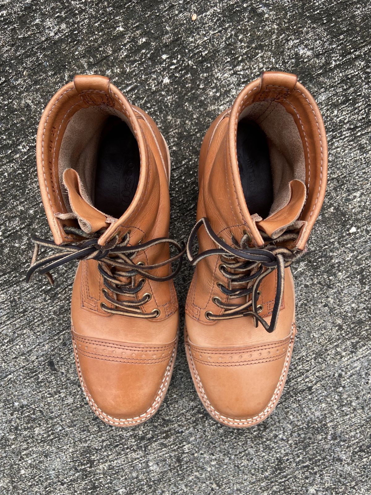 Photo by patinathunderdome on November 2, 2021 of the Wesco Hendrik in Wickett & Craig Russet Traditional Harness.