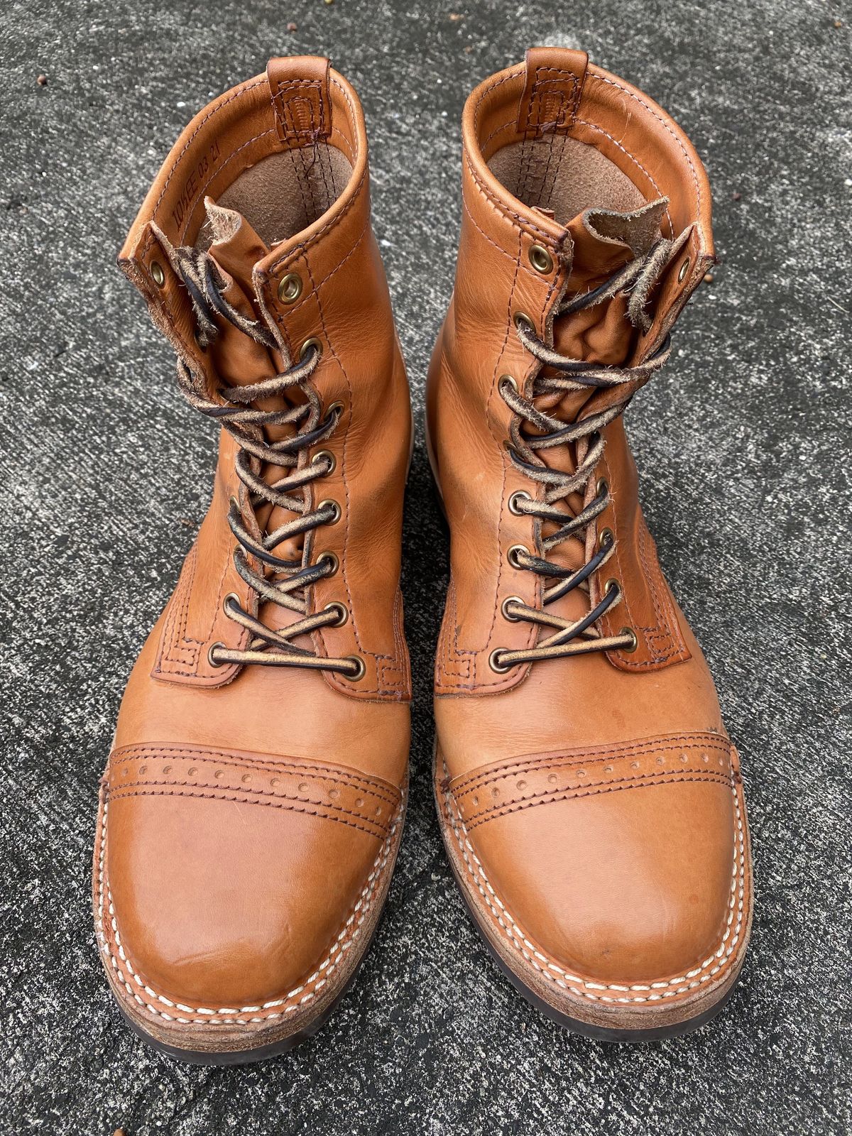 Photo by patinathunderdome on December 4, 2021 of the Wesco Hendrik in Wickett & Craig Russet Traditional Harness.