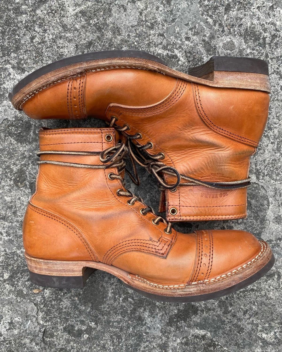 Photo by patinathunderdome on February 4, 2022 of the Wesco Hendrik in Wickett & Craig Russet Traditional Harness.