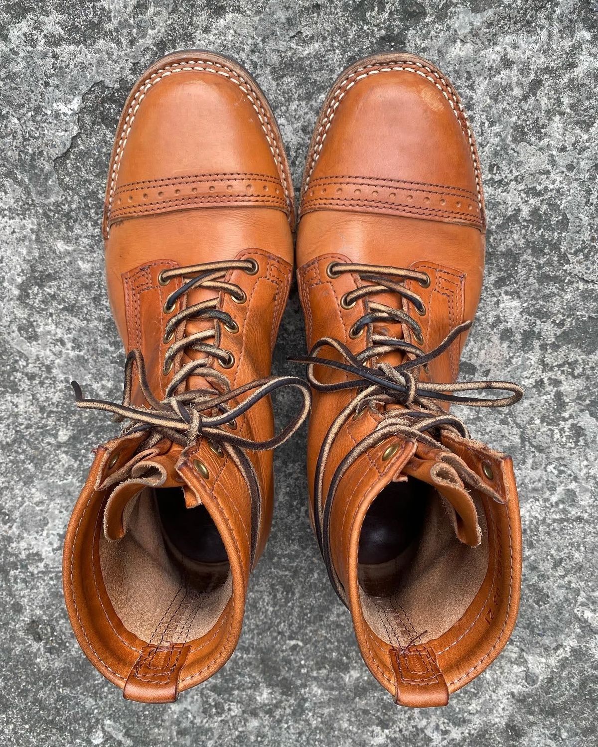 Photo by patinathunderdome on February 4, 2022 of the Wesco Hendrik in Wickett & Craig Russet Traditional Harness.