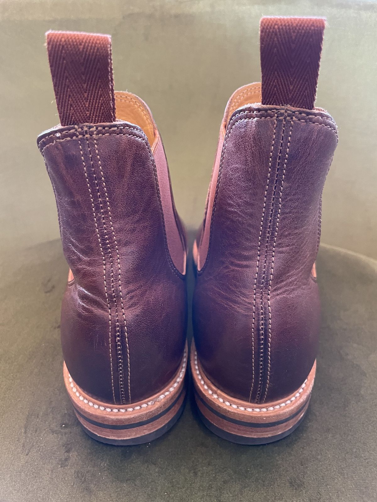 Photo by patinathunderdome on November 4, 2021 of the Viberg Chelsea in Horween Dark Rubber Dublin.