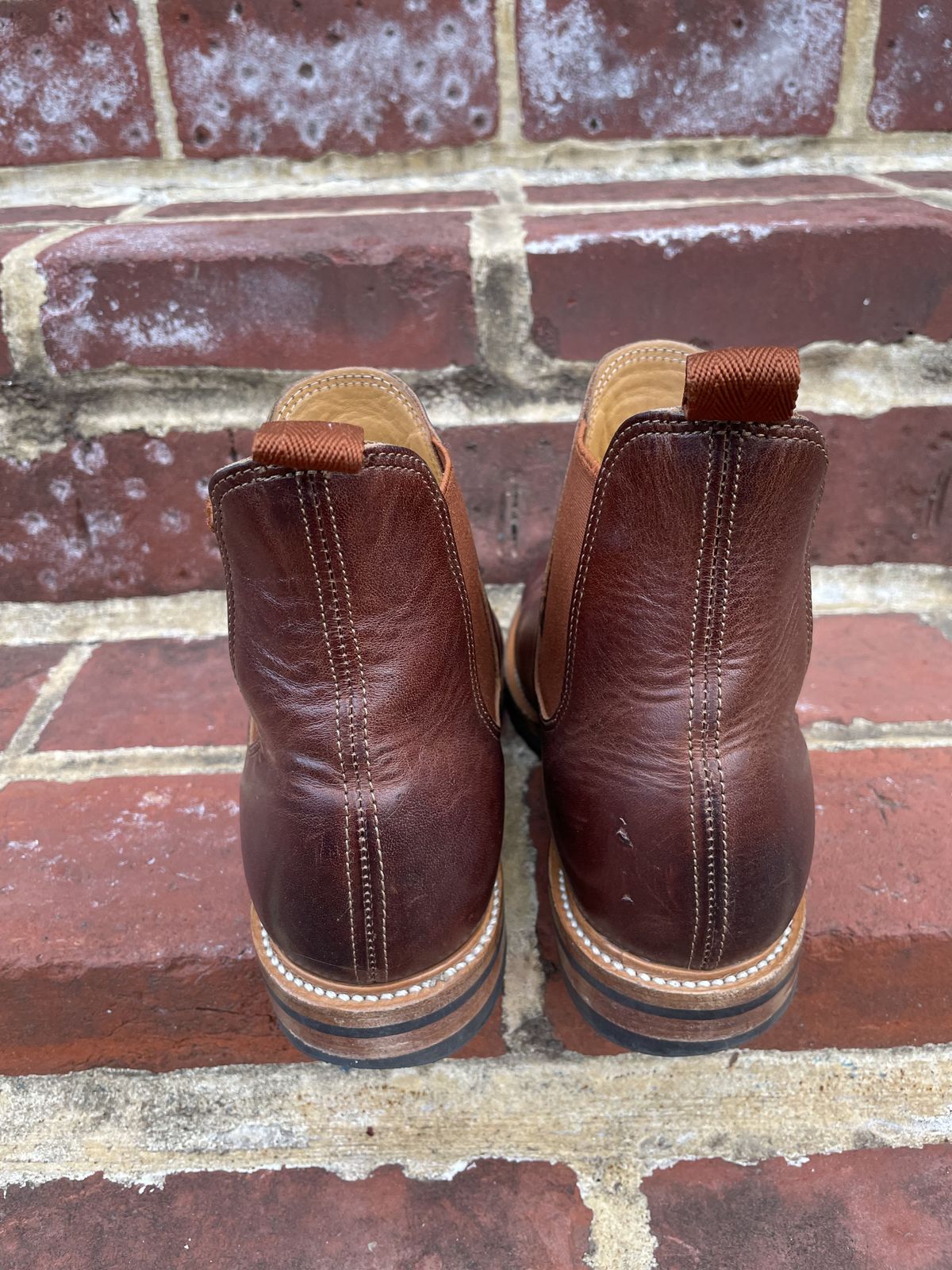 Photo by patinathunderdome on December 5, 2021 of the Viberg Chelsea in Horween Dark Rubber Dublin.
