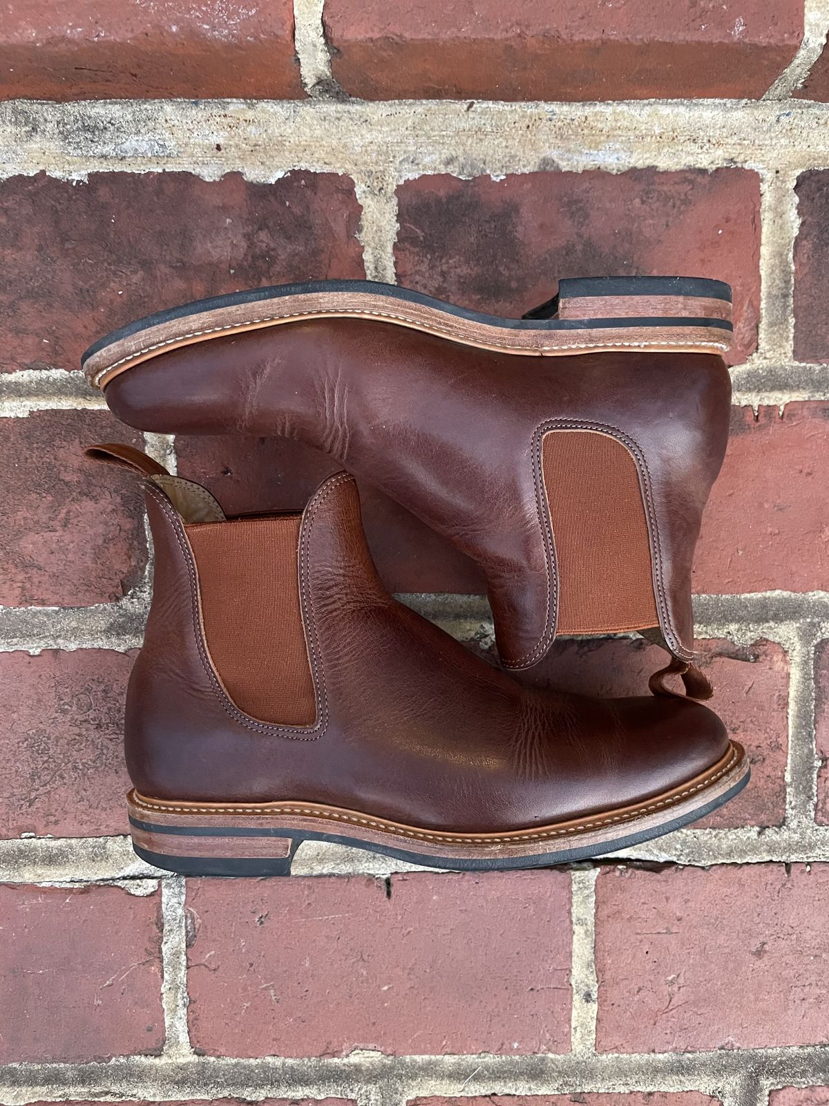 Photo by patinathunderdome on December 5, 2021 of the Viberg Chelsea in Horween Dark Rubber Dublin.