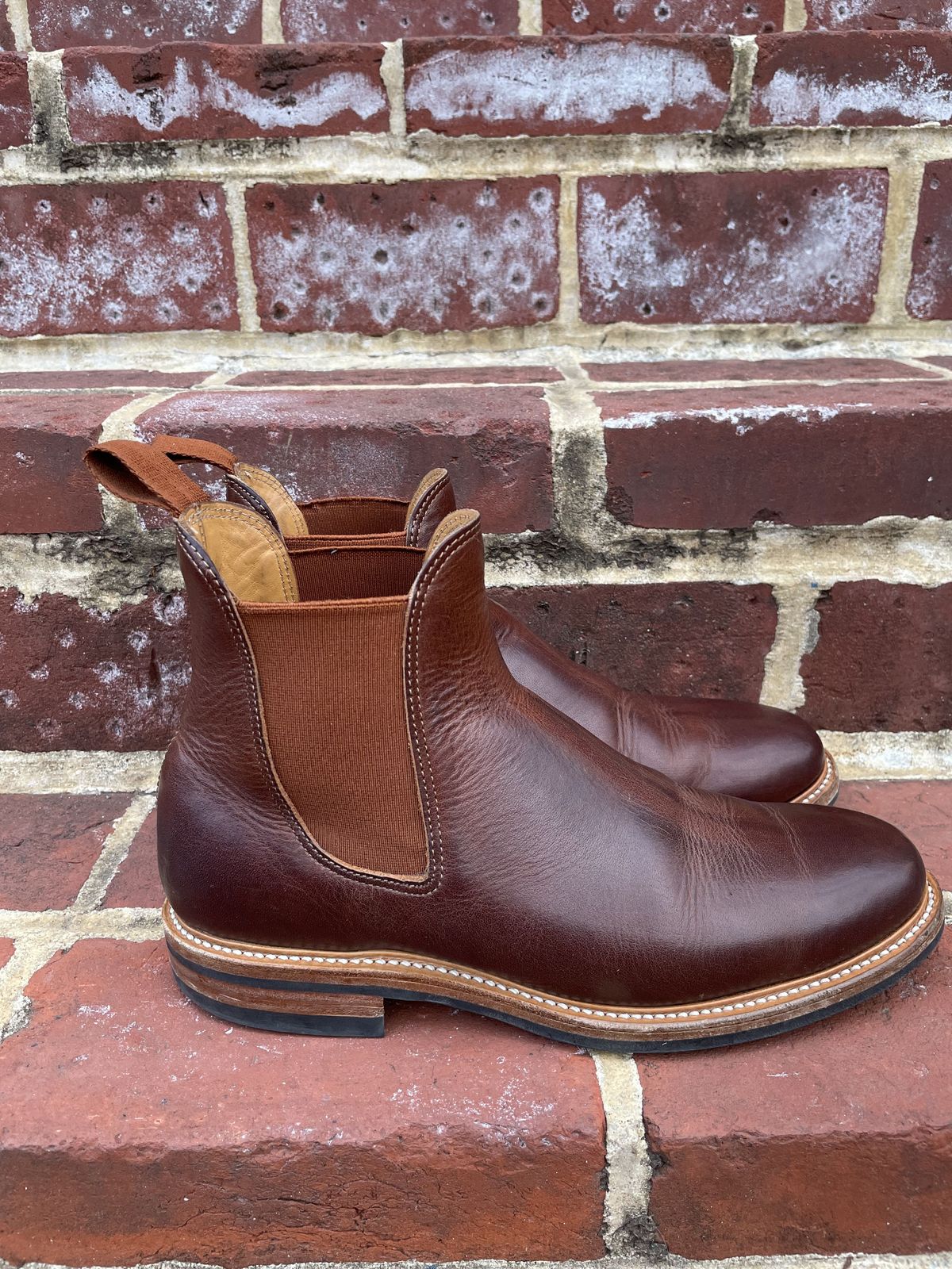 Photo by patinathunderdome on December 5, 2021 of the Viberg Chelsea in Horween Dark Rubber Dublin.