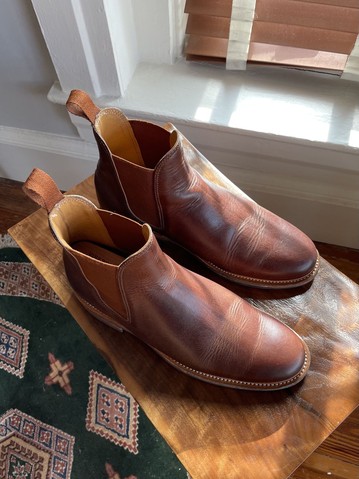 Photo by patinathunderdome on January 5, 2022 of the Viberg Chelsea in Horween Dark Rubber Dublin.
