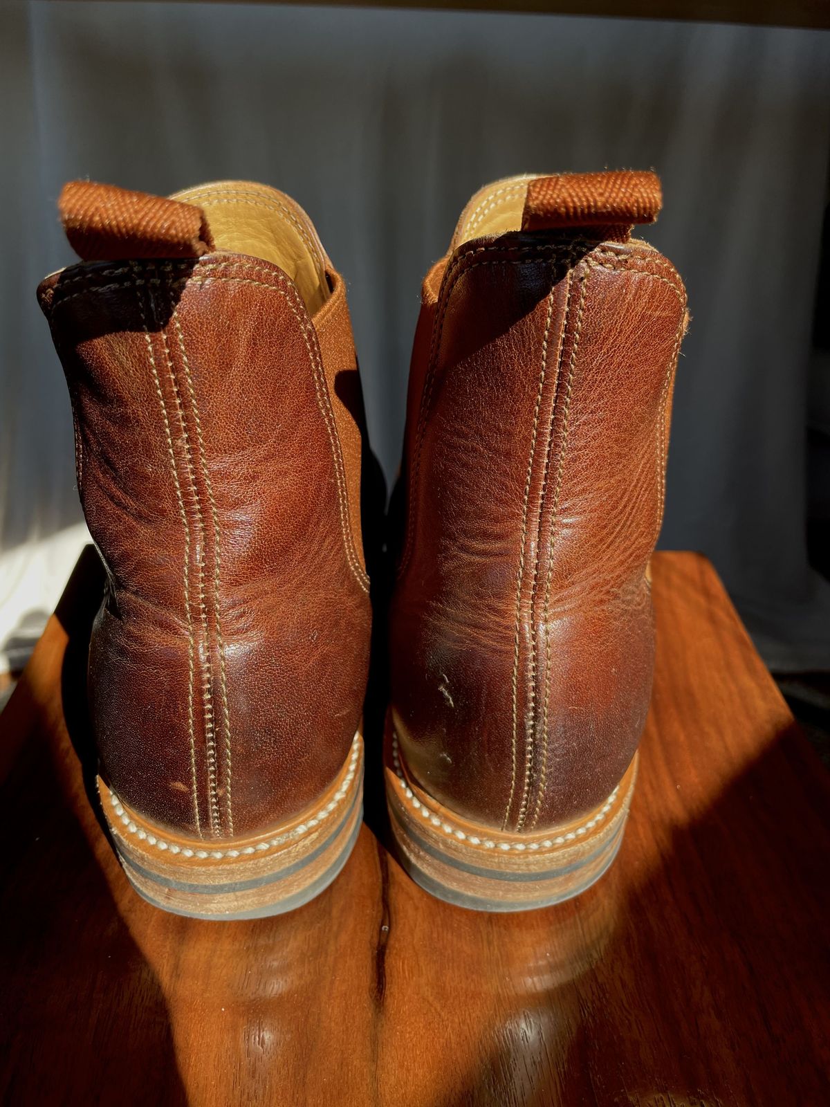 Photo by patinathunderdome on February 5, 2022 of the Viberg Chelsea in Horween Dark Rubber Dublin.