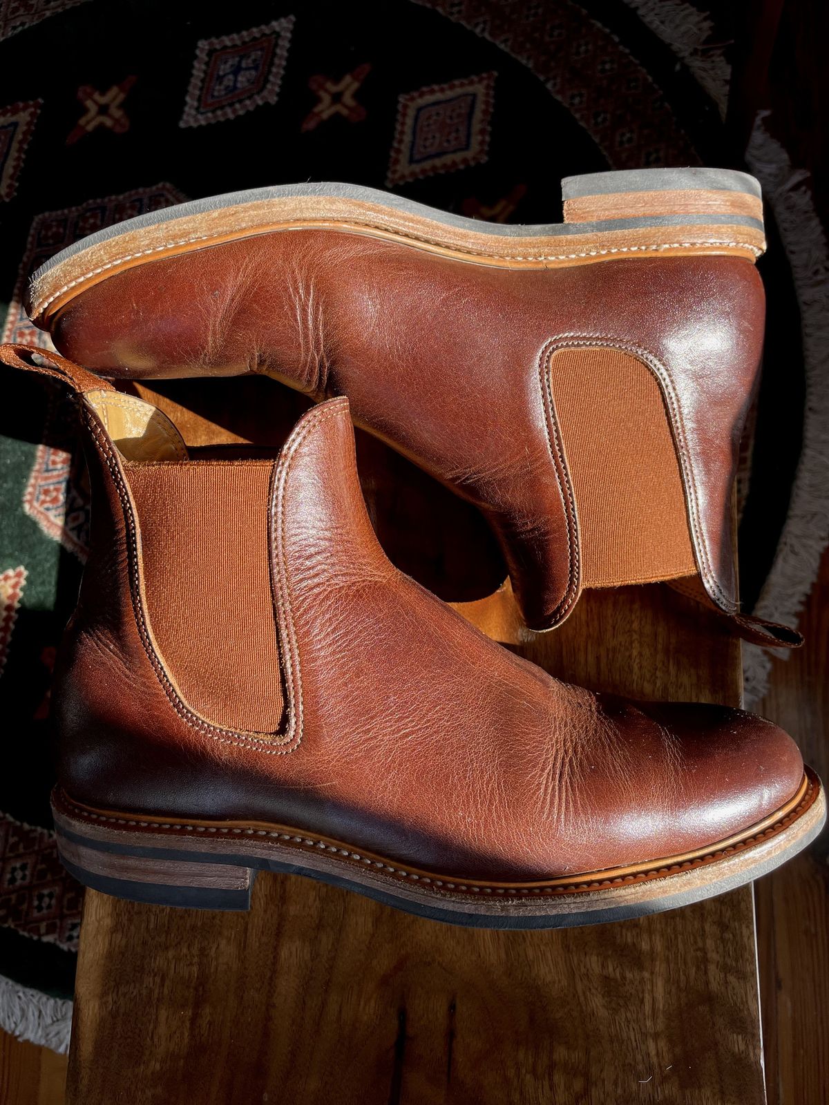 Photo by patinathunderdome on February 5, 2022 of the Viberg Chelsea in Horween Dark Rubber Dublin.