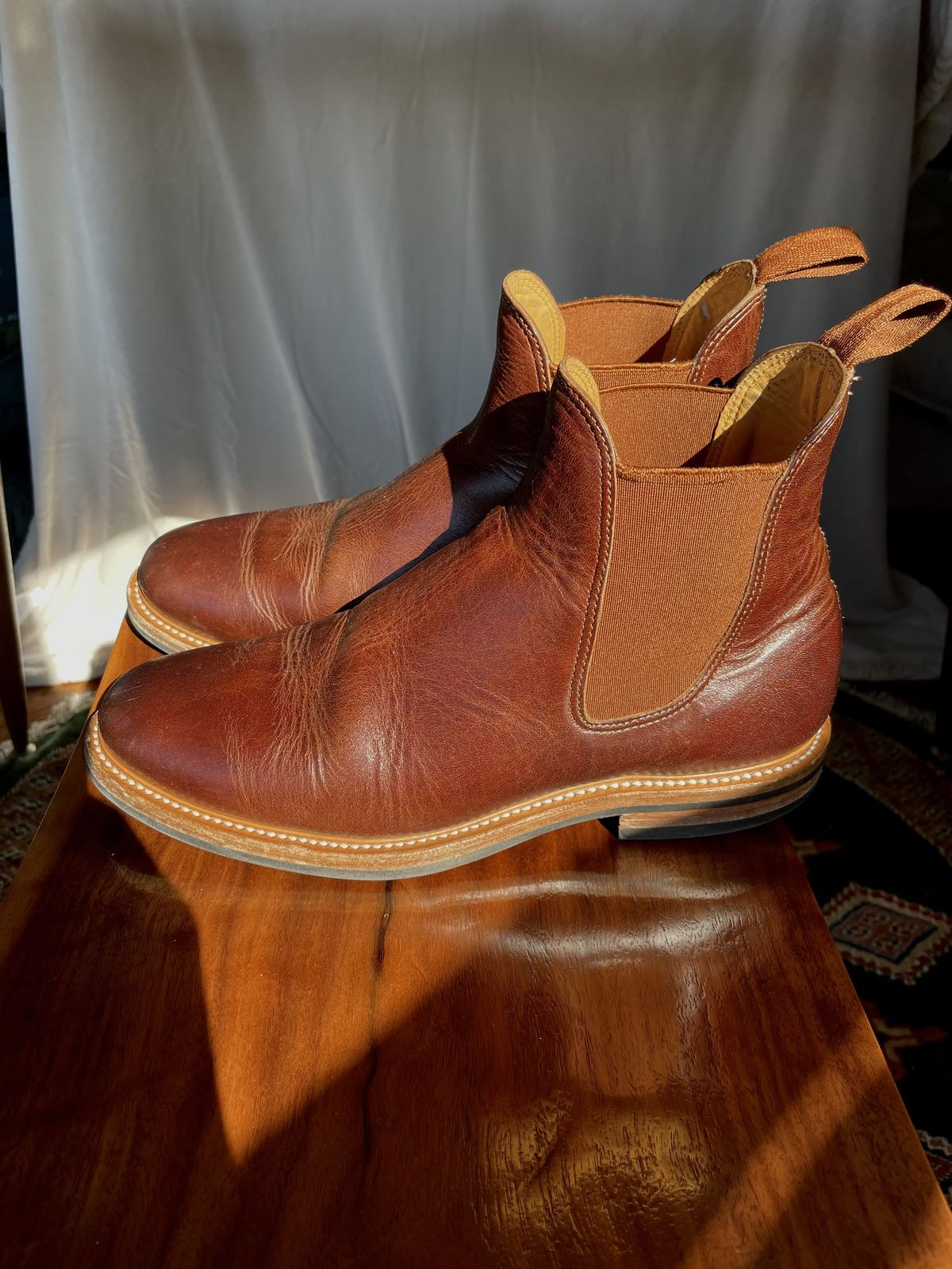 Photo by patinathunderdome on February 5, 2022 of the Viberg Chelsea in Horween Dark Rubber Dublin.