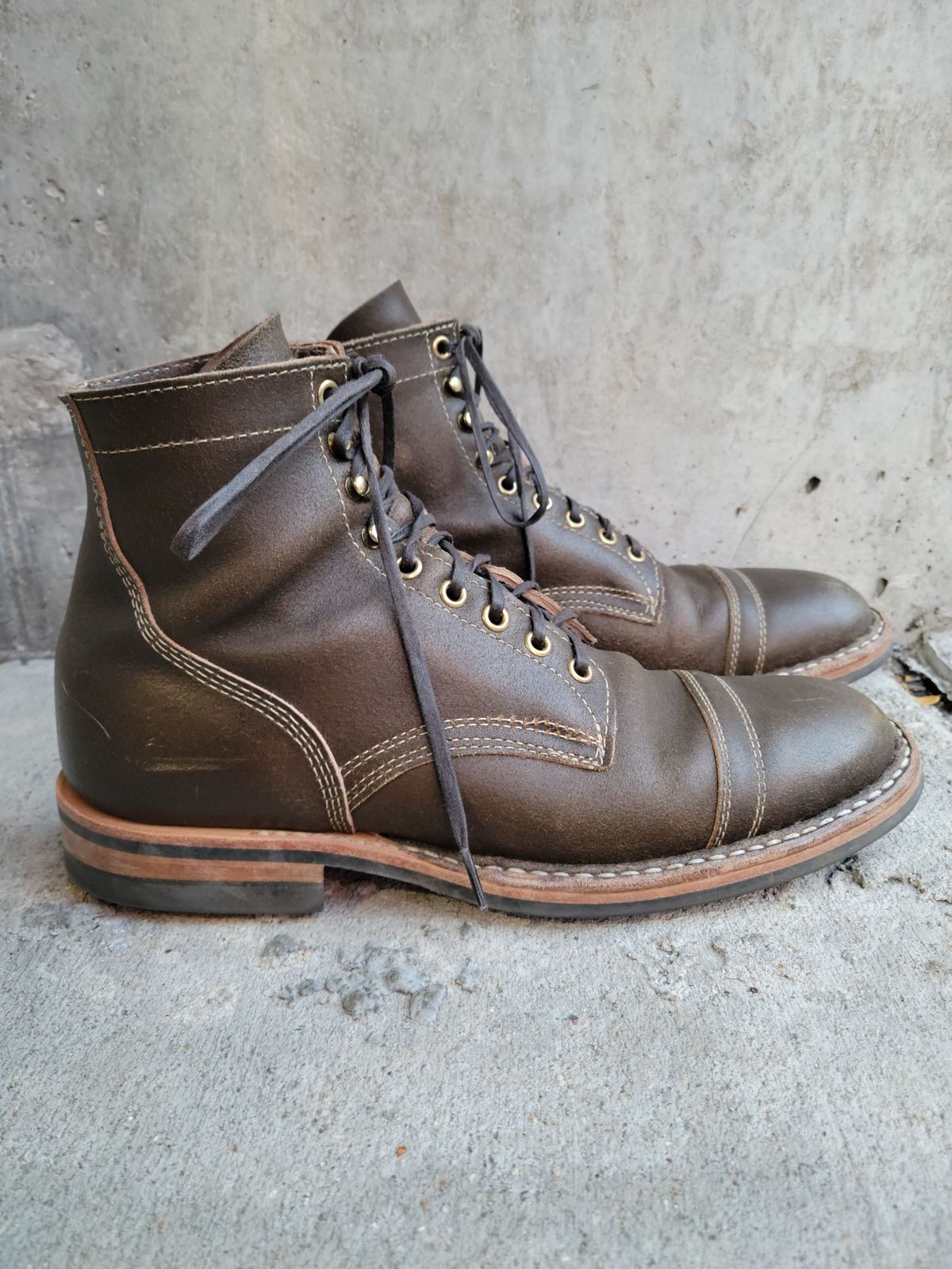 Photo by patinathunderdome on November 6, 2021 of the White's MP-Sherman Toe Cap in Horween Dark Olive Waxed Flesh.