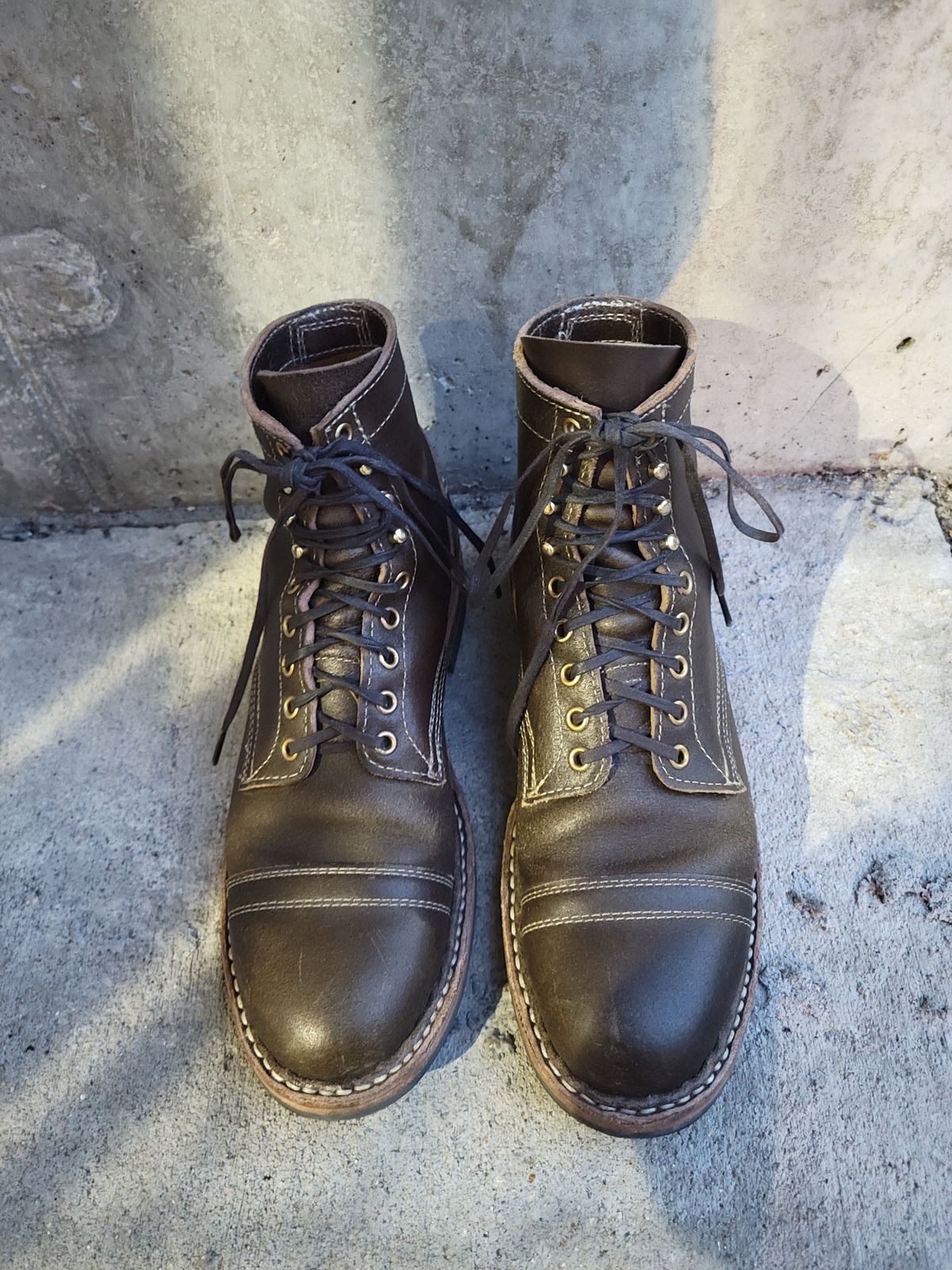 Photo by patinathunderdome on November 6, 2021 of the White's MP-Sherman Toe Cap in Horween Dark Olive Waxed Flesh.