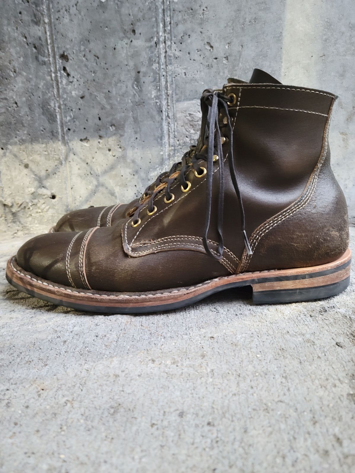 Photo by patinathunderdome on December 5, 2021 of the White's MP-Sherman Toe Cap in Horween Dark Olive Waxed Flesh.
