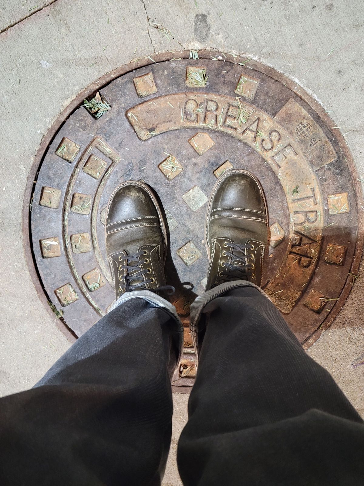 Photo by patinathunderdome on January 6, 2022 of the White's MP-Sherman Toe Cap in Horween Dark Olive Waxed Flesh.