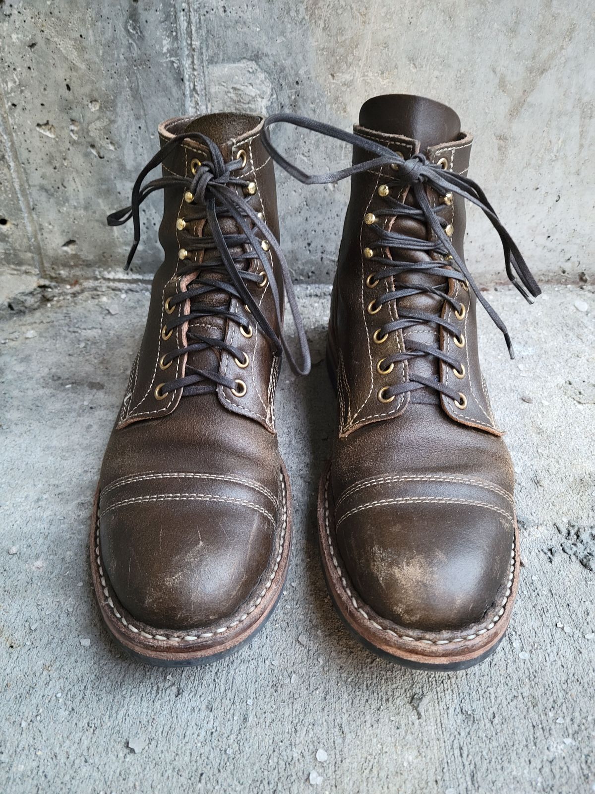 Photo by patinathunderdome on January 6, 2022 of the White's MP-Sherman Toe Cap in Horween Dark Olive Waxed Flesh.