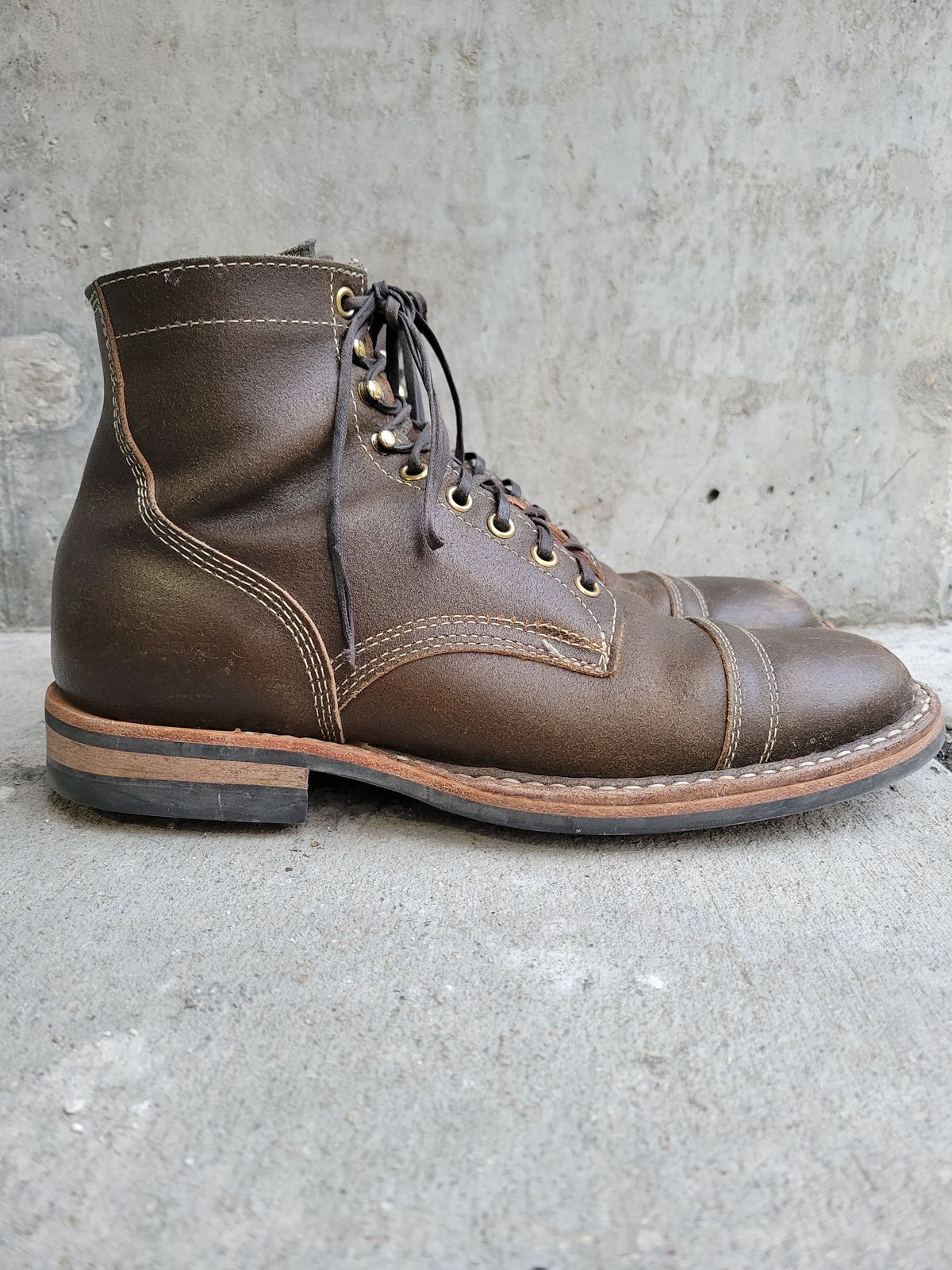 Photo by patinathunderdome on March 5, 2022 of the White's MP-Sherman Toe Cap in Horween Dark Olive Waxed Flesh.