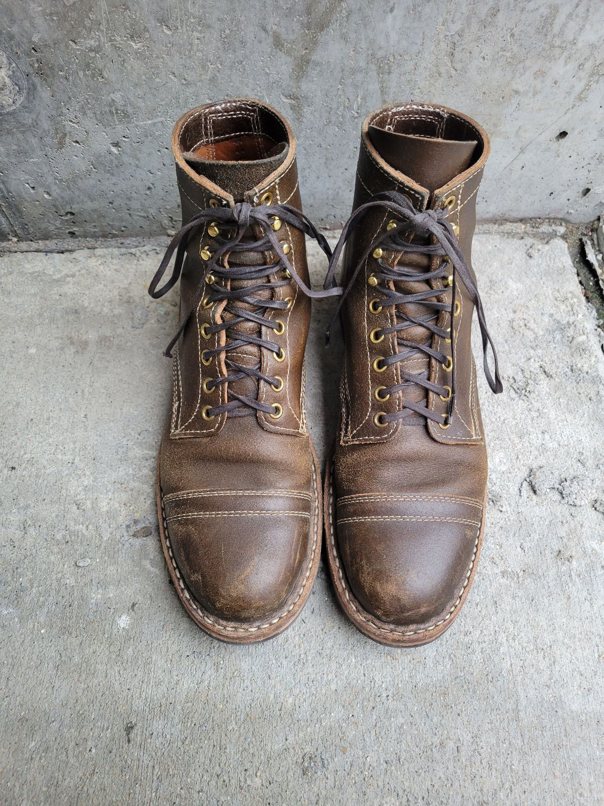 Photo by patinathunderdome on April 5, 2022 of the White's MP-Sherman Toe Cap in Horween Dark Olive Waxed Flesh.