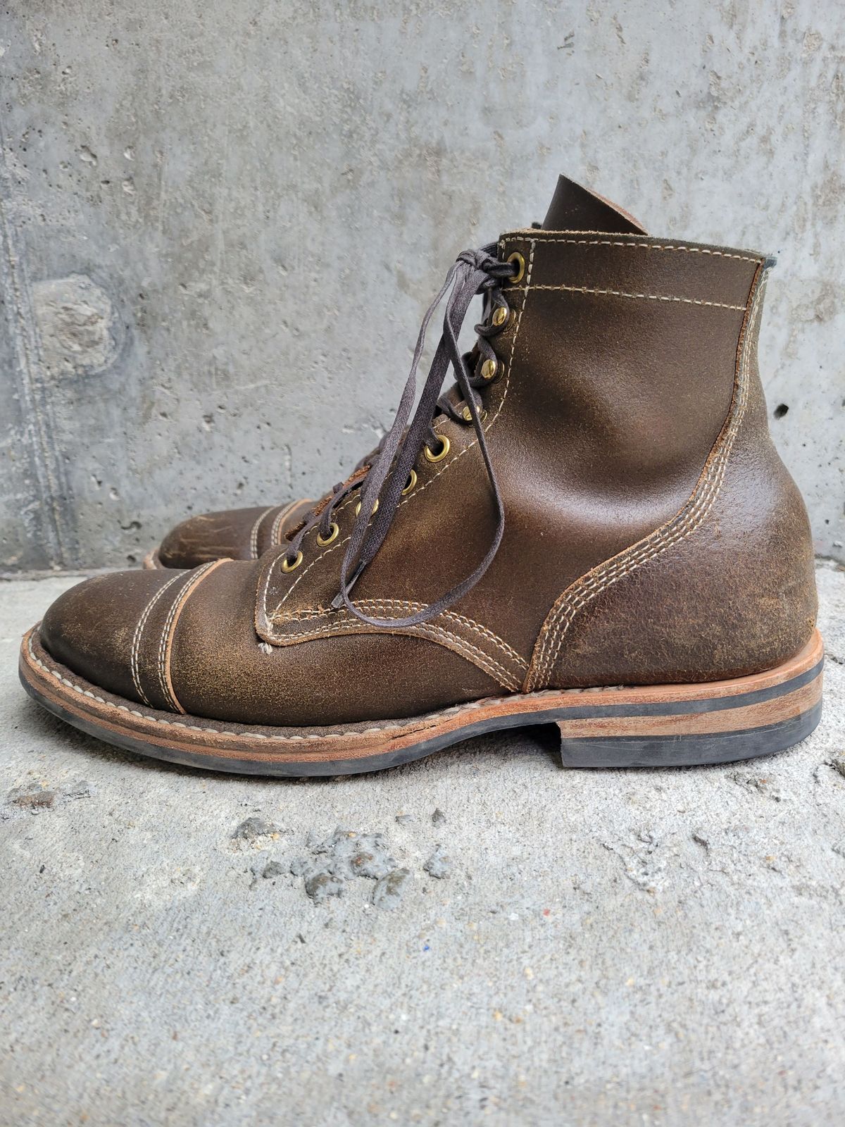 Photo by patinathunderdome on April 5, 2022 of the White's MP-Sherman Toe Cap in Horween Dark Olive Waxed Flesh.