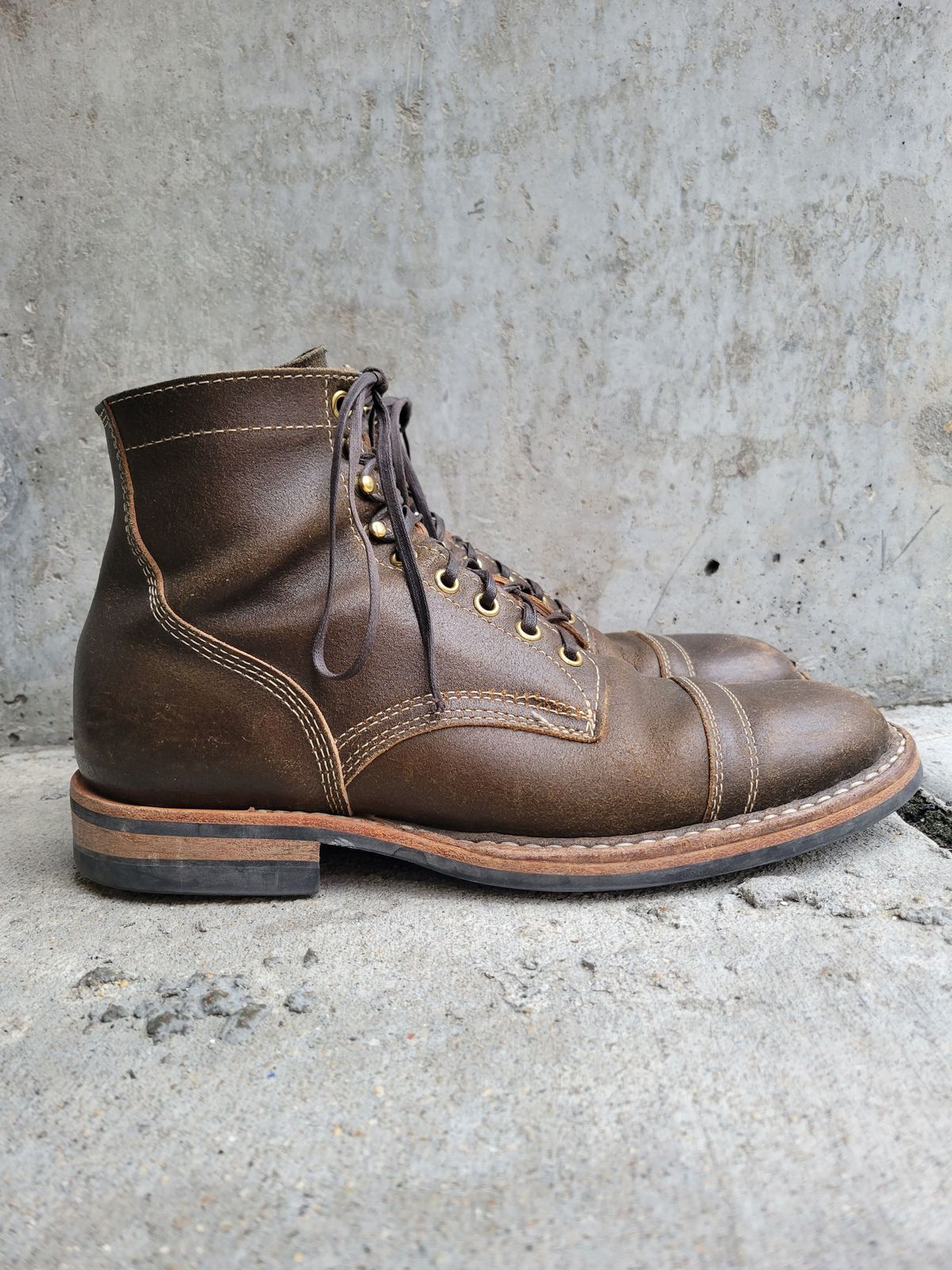 Photo by patinathunderdome on April 5, 2022 of the White's MP-Sherman Toe Cap in Horween Dark Olive Waxed Flesh.