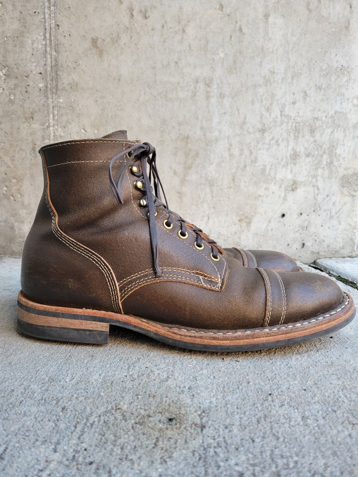 Photo by patinathunderdome on May 6, 2022 of the White's MP-Sherman Toe Cap in Horween Dark Olive Waxed Flesh.