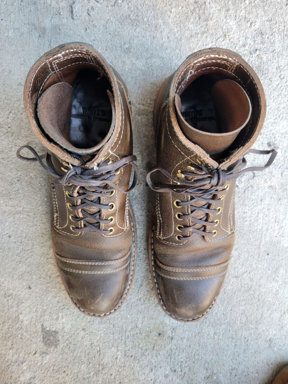 Photo by patinathunderdome on May 6, 2022 of the White's MP-Sherman Toe Cap in Horween Dark Olive Waxed Flesh.