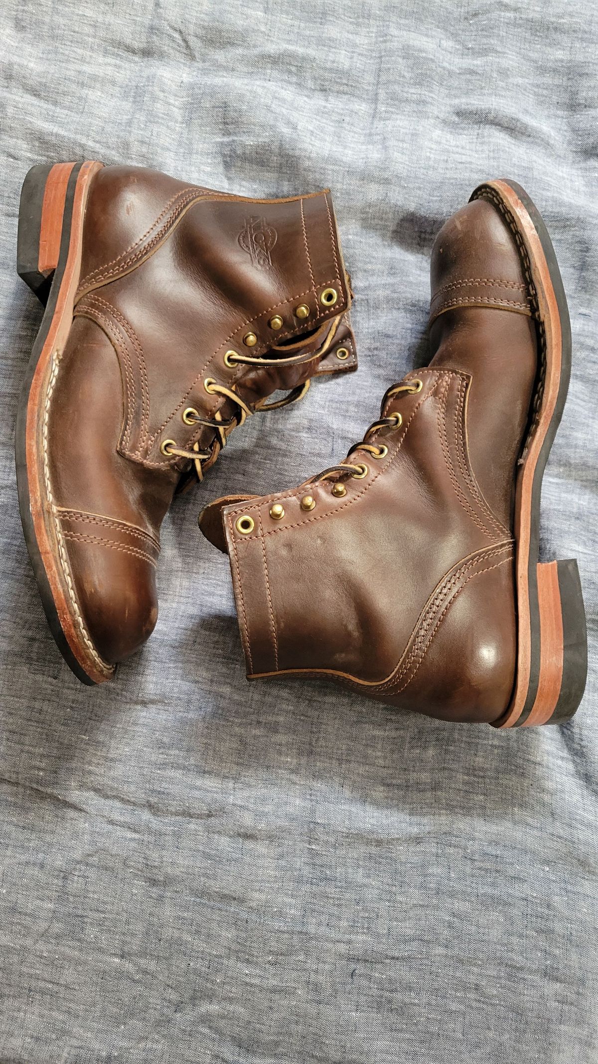 Photo by patinathunderdome on November 3, 2021 of the Nicks Americana in Horween Brown Waxed Flesh.