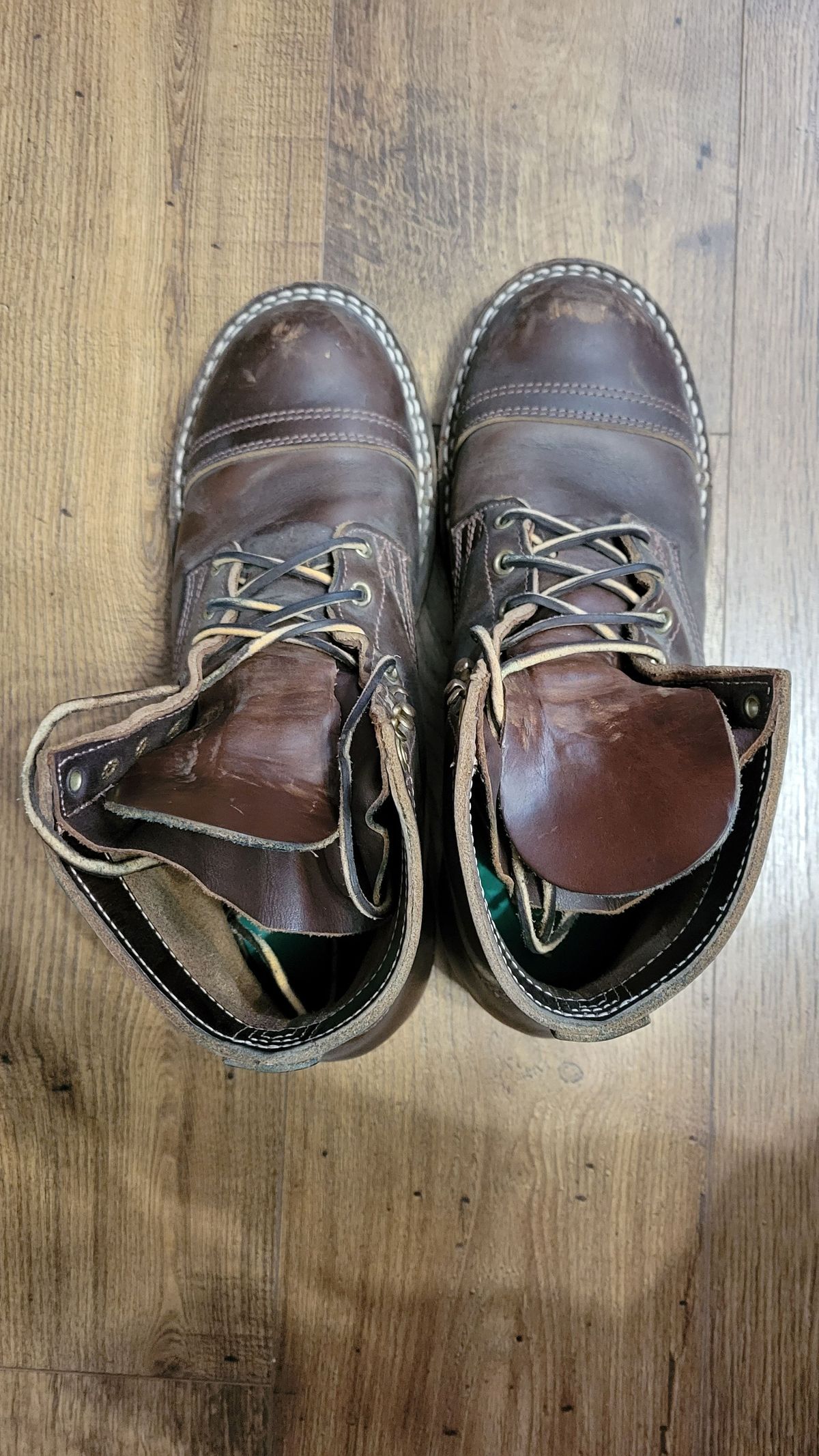 Photo by patinathunderdome on December 3, 2021 of the Nicks Americana in Horween Brown Waxed Flesh.