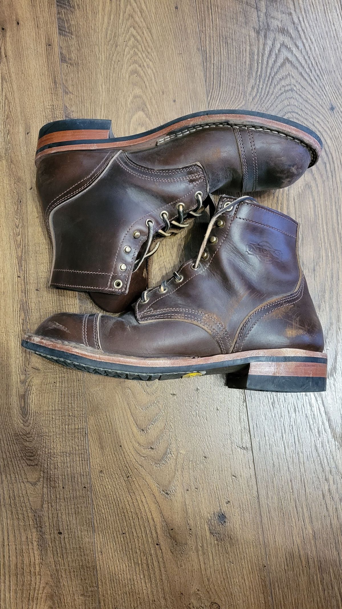 Photo by patinathunderdome on December 3, 2021 of the Nicks Americana in Horween Brown Waxed Flesh.