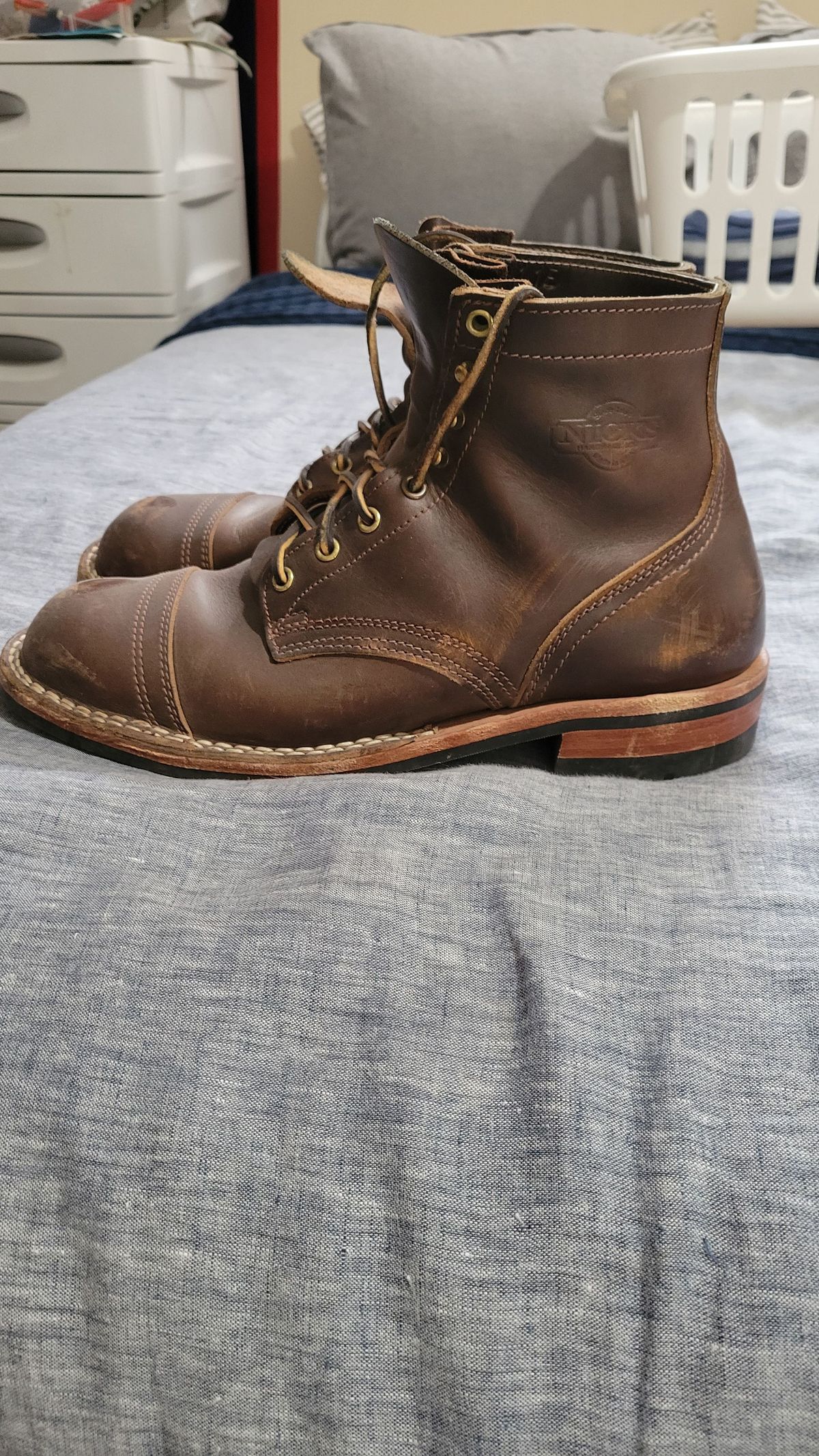 Photo by patinathunderdome on January 4, 2022 of the Nicks Americana in Horween Brown Waxed Flesh.