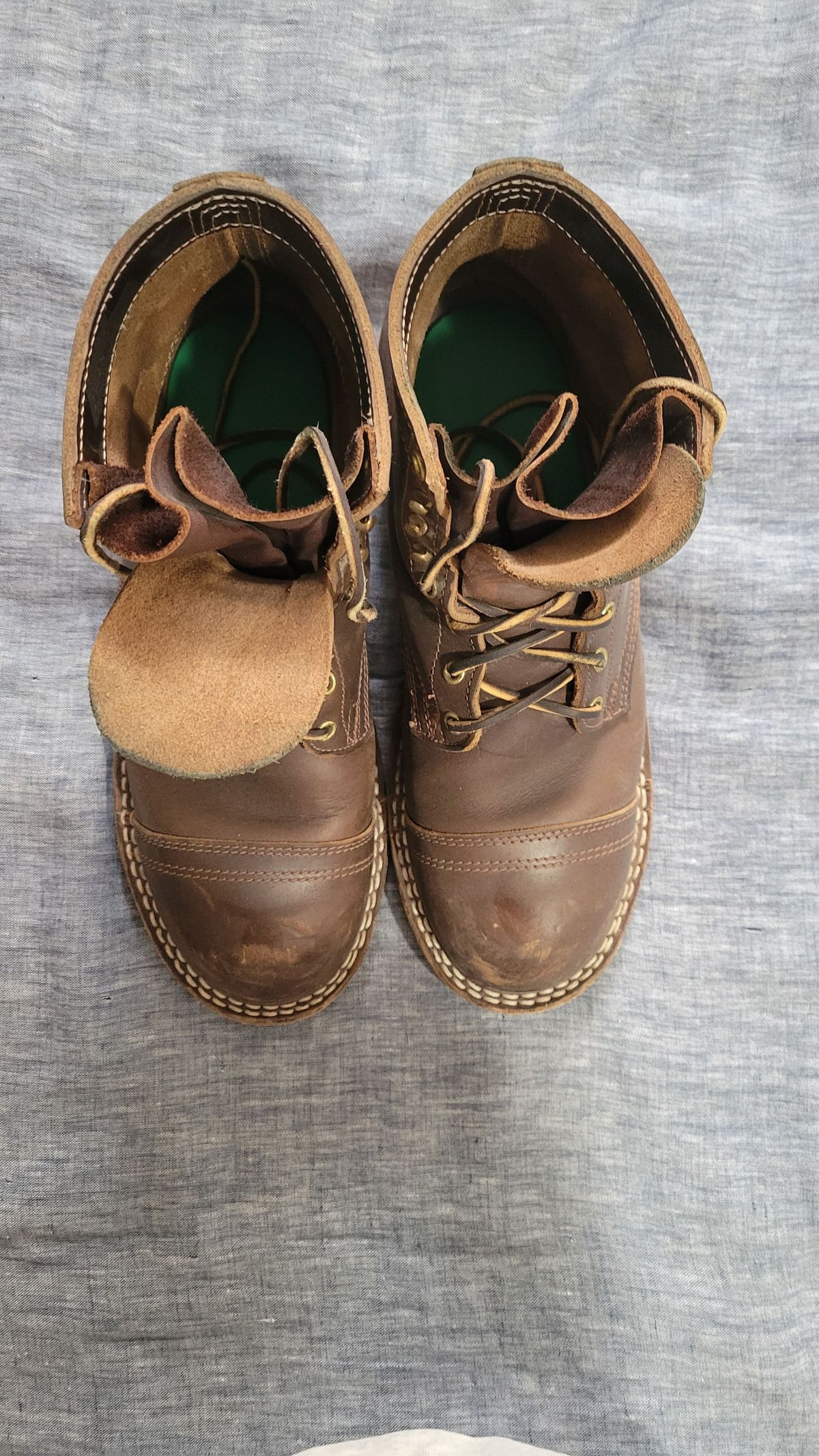 Photo by patinathunderdome on January 4, 2022 of the Nicks Americana in Horween Brown Waxed Flesh.