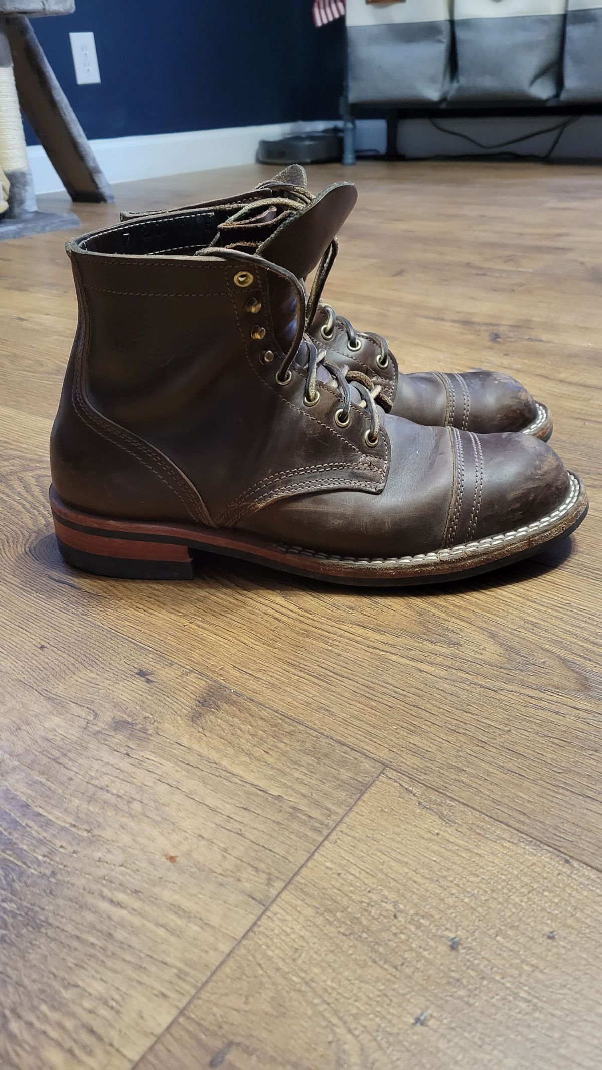 Photo by patinathunderdome on February 4, 2022 of the Nicks Americana in Horween Brown Waxed Flesh.
