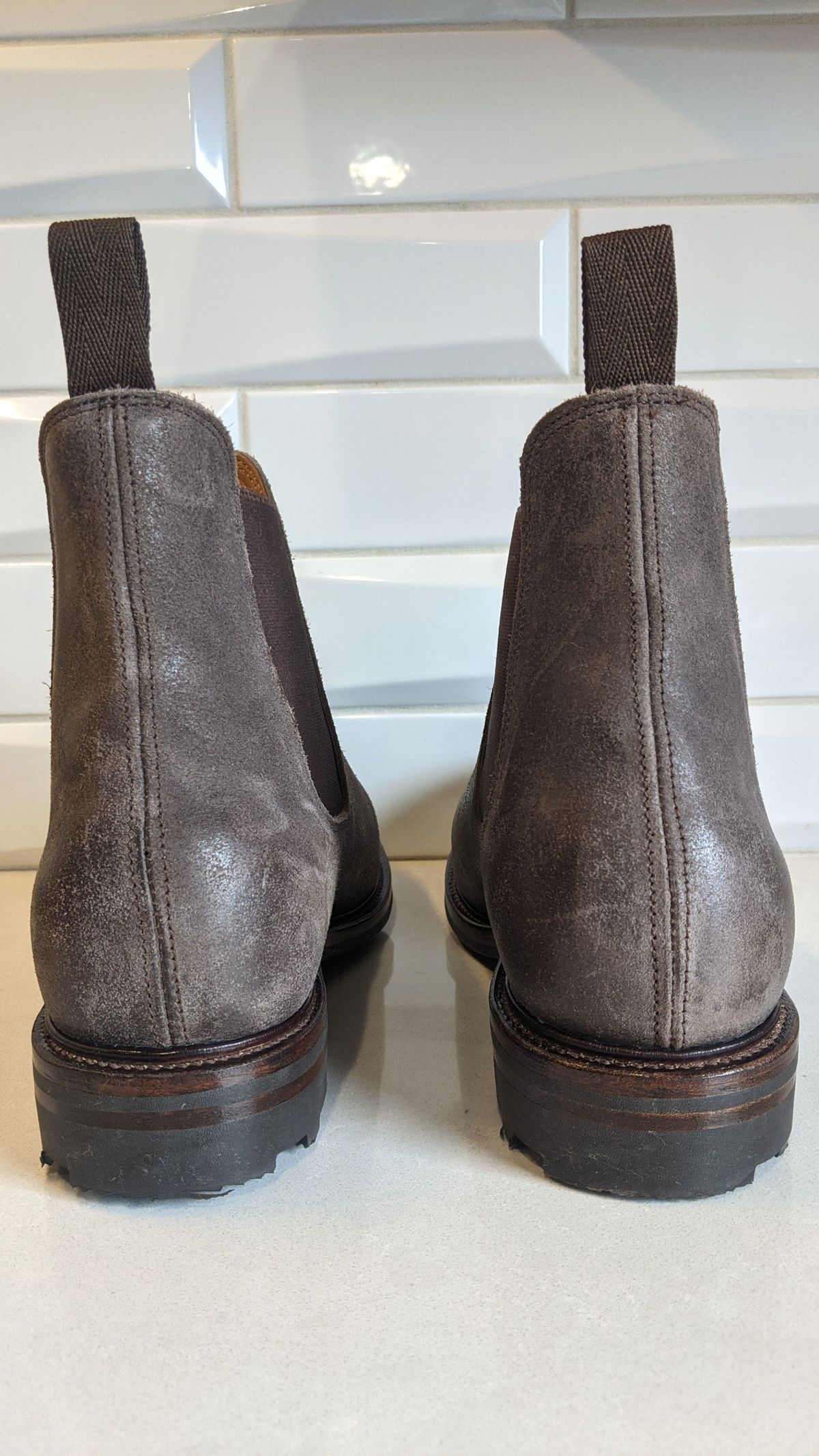 Photo by patinathunderdome on October 5, 2021 of the Viberg Chelsea in Maryam Walnut Waxed Reverse Horsebutt.