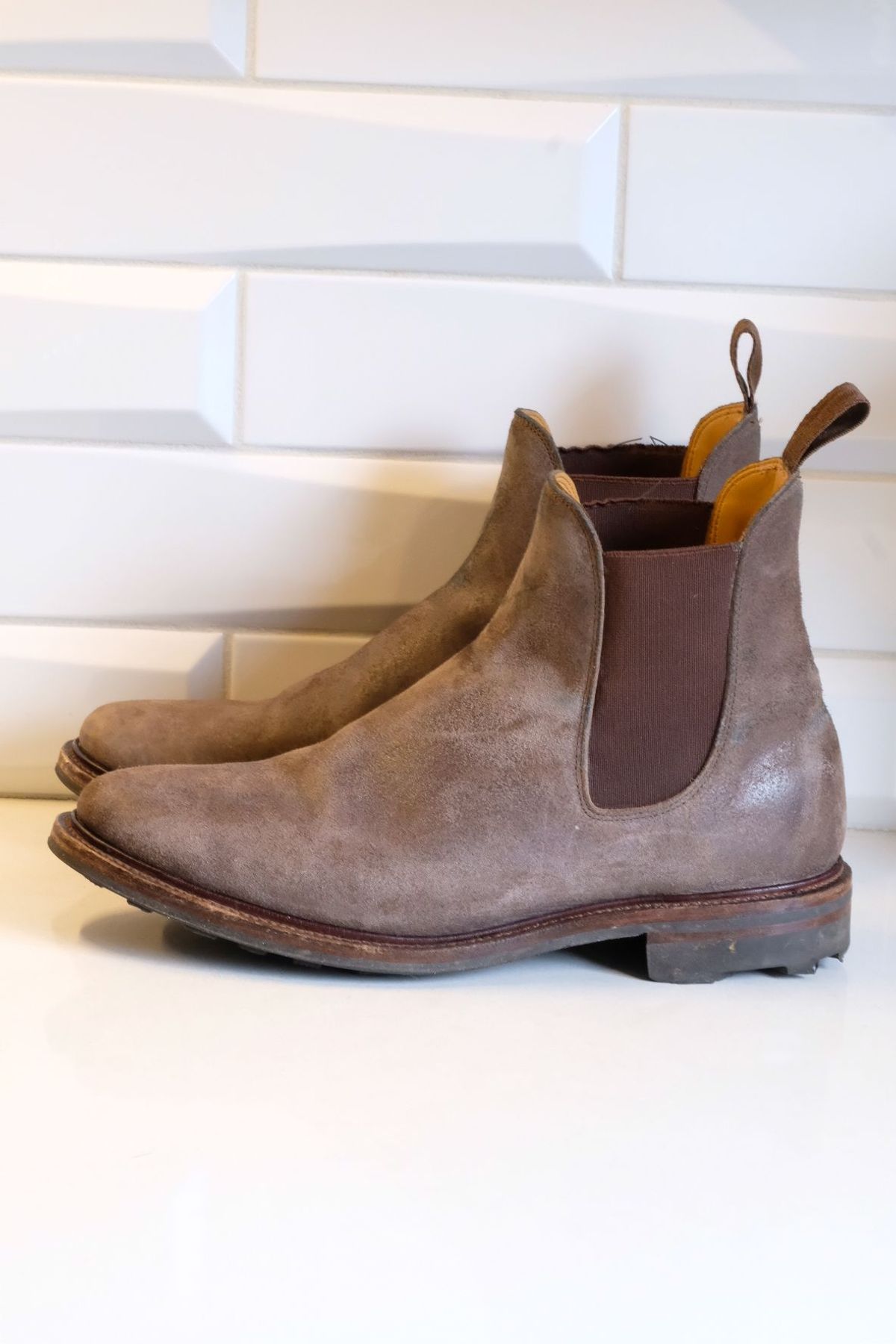 Photo by patinathunderdome on November 6, 2021 of the Viberg Chelsea in Maryam Walnut Waxed Reverse Horsebutt.
