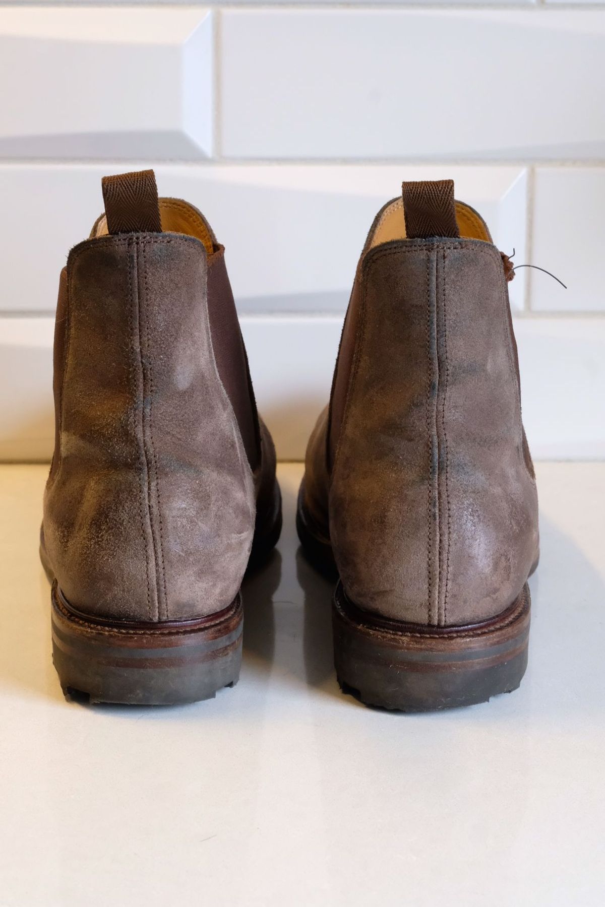 Photo by patinathunderdome on November 6, 2021 of the Viberg Chelsea in Maryam Walnut Waxed Reverse Horsebutt.