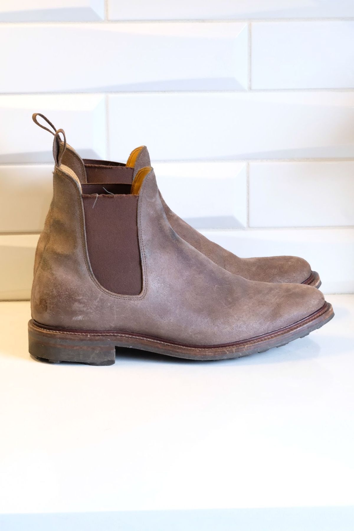 Photo by patinathunderdome on November 6, 2021 of the Viberg Chelsea in Maryam Walnut Waxed Reverse Horsebutt.