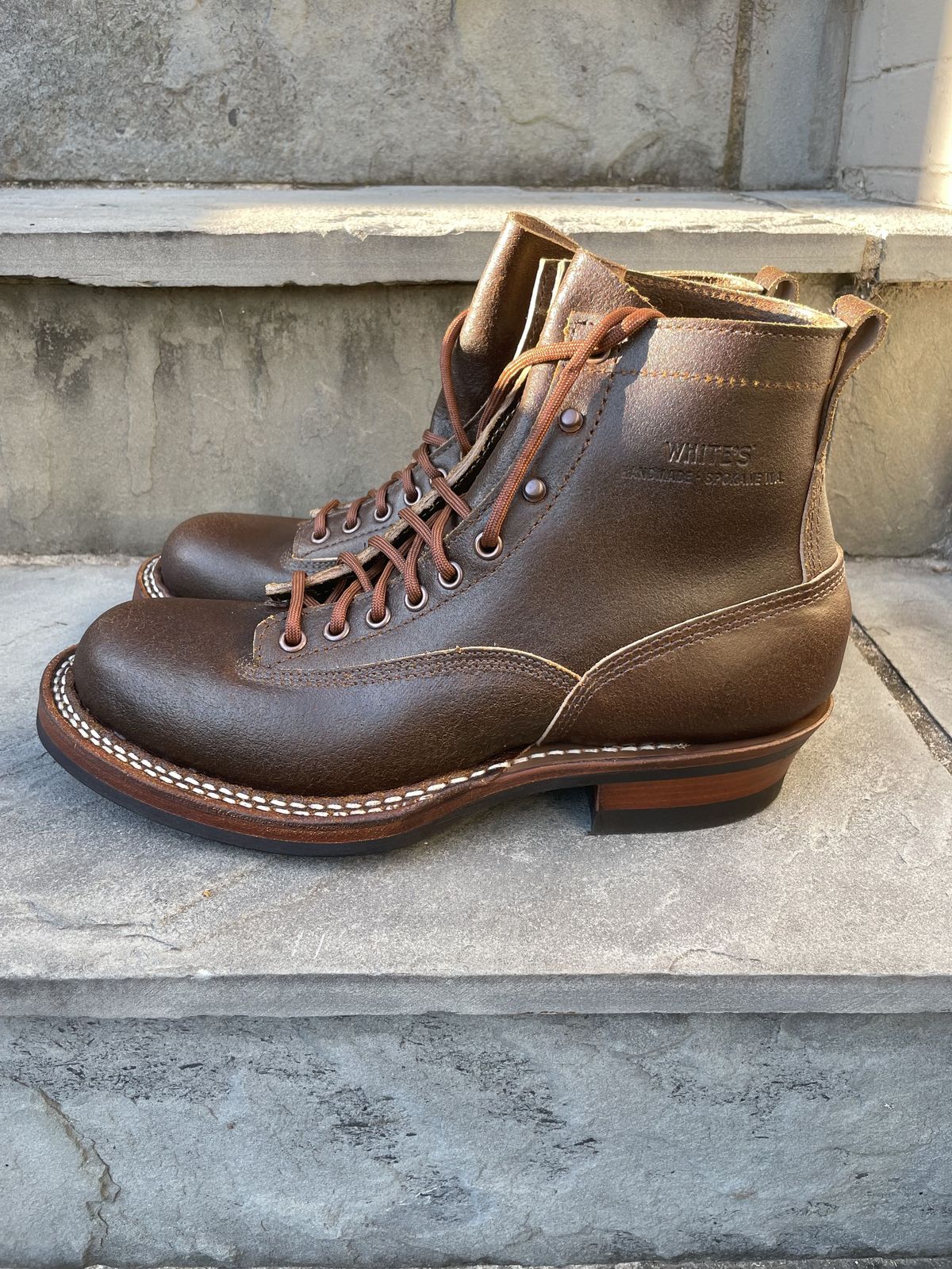 Photo by patinathunderdome on September 30, 2021 of the White's 350 Cutter in Horween Cinnamon Waxed Flesh.