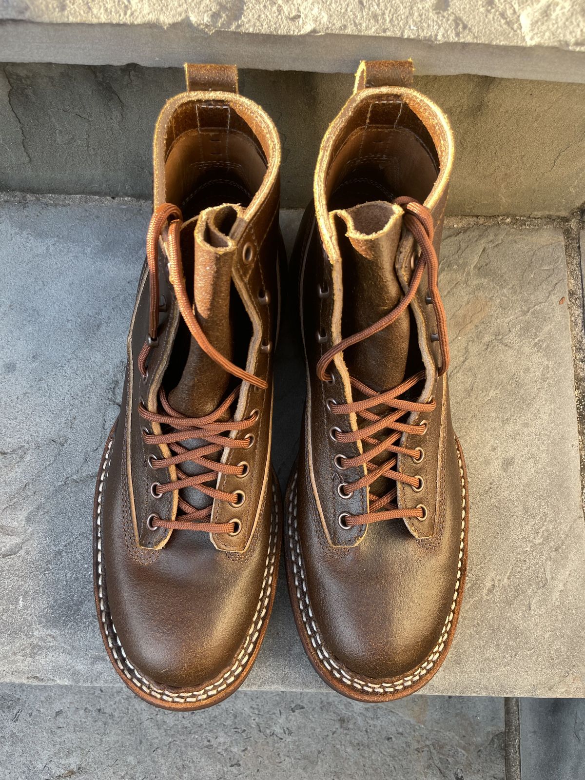 Photo by patinathunderdome on September 30, 2021 of the White's 350 Cutter in Horween Cinnamon Waxed Flesh.