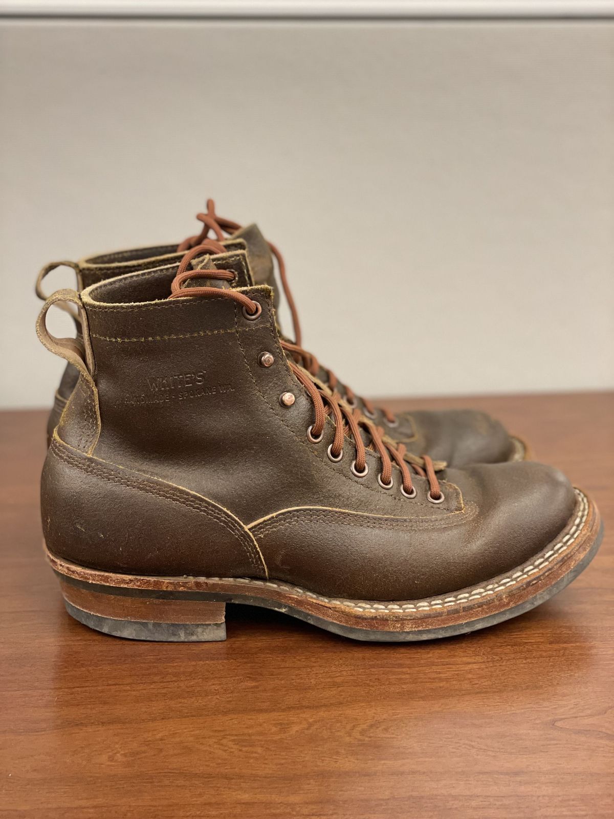 Photo by patinathunderdome on November 5, 2021 of the White's 350 Cutter in Horween Cinnamon Waxed Flesh.