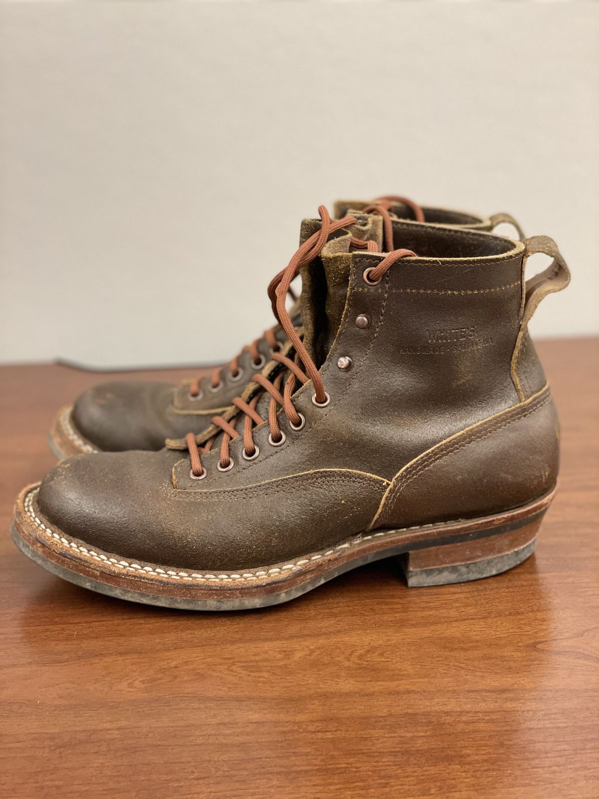 Photo by patinathunderdome on November 5, 2021 of the White's 350 Cutter in Horween Cinnamon Waxed Flesh.