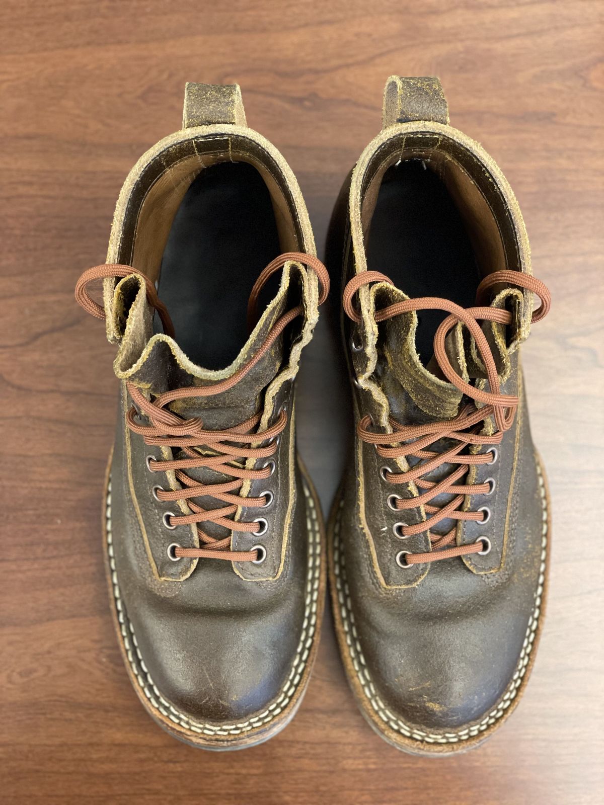 Photo by patinathunderdome on November 5, 2021 of the White's 350 Cutter in Horween Cinnamon Waxed Flesh.