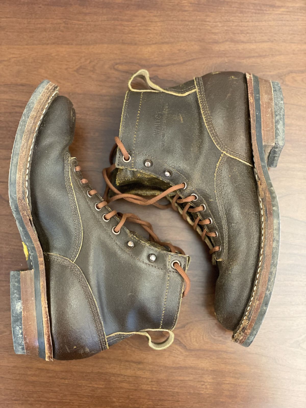 Photo by patinathunderdome on November 5, 2021 of the White's 350 Cutter in Horween Cinnamon Waxed Flesh.