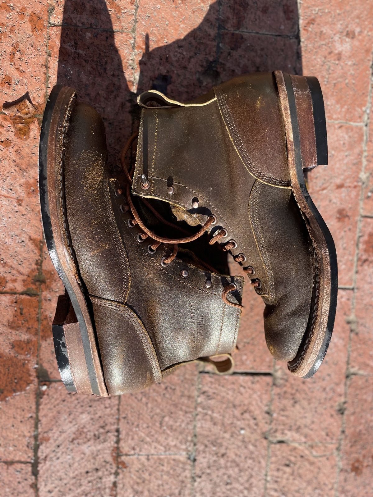 Photo by patinathunderdome on January 4, 2022 of the White's 350 Cutter in Horween Cinnamon Waxed Flesh.