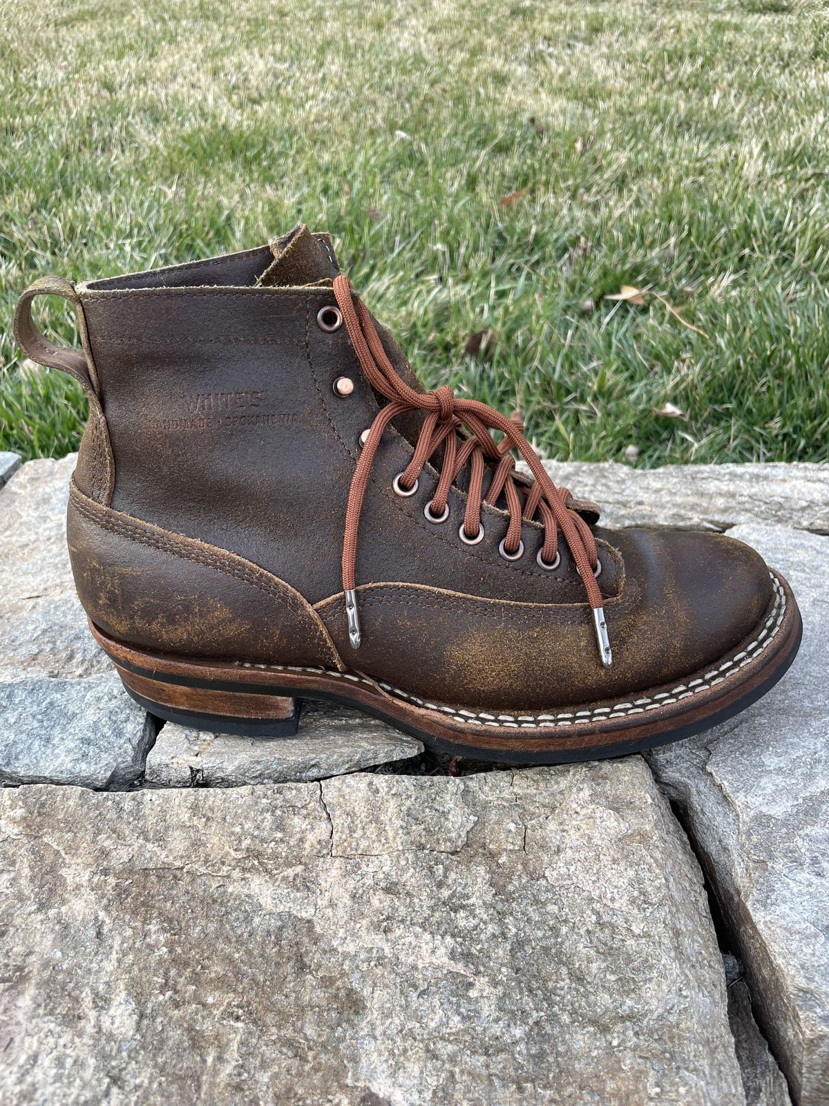 Photo by patinathunderdome on March 5, 2022 of the White's 350 Cutter in Horween Cinnamon Waxed Flesh.